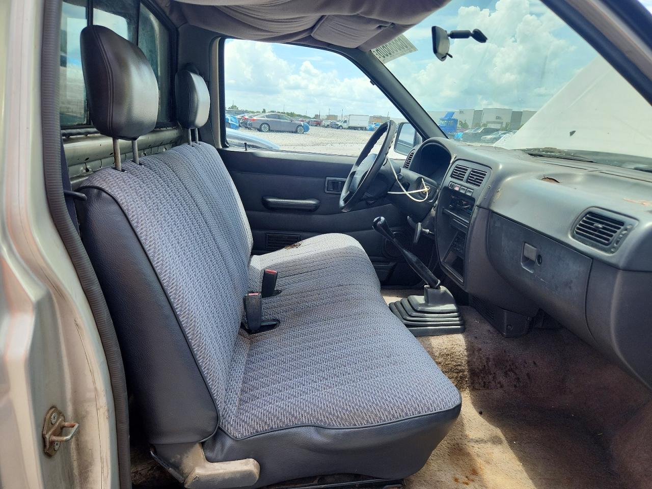 1997 Nissan Truck Base Silver vin: 1N6SD11S8VC422863