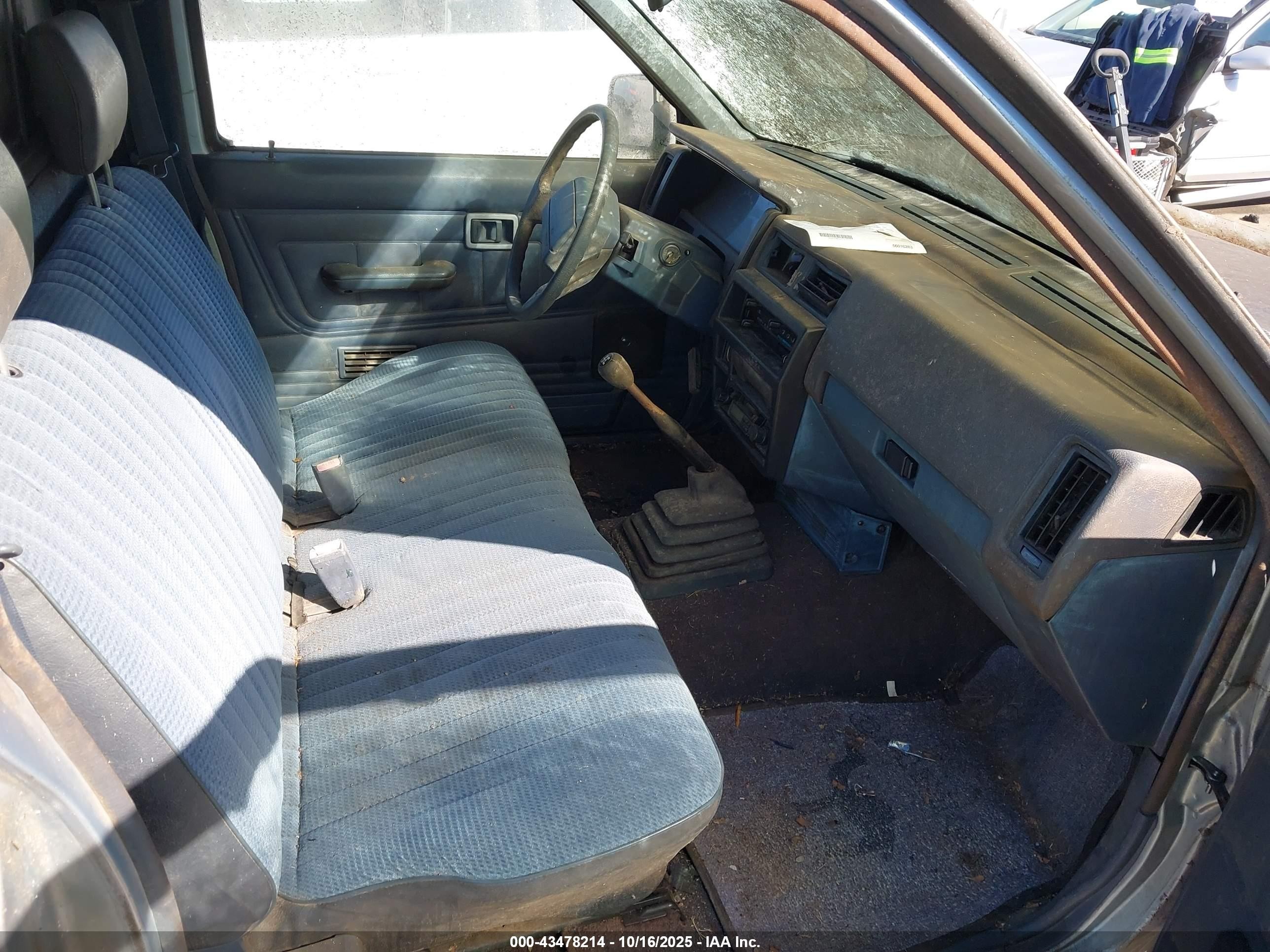 1991 Nissan Truck Short Wheelbase Blue vin: 1N6SD11S9MC424670
