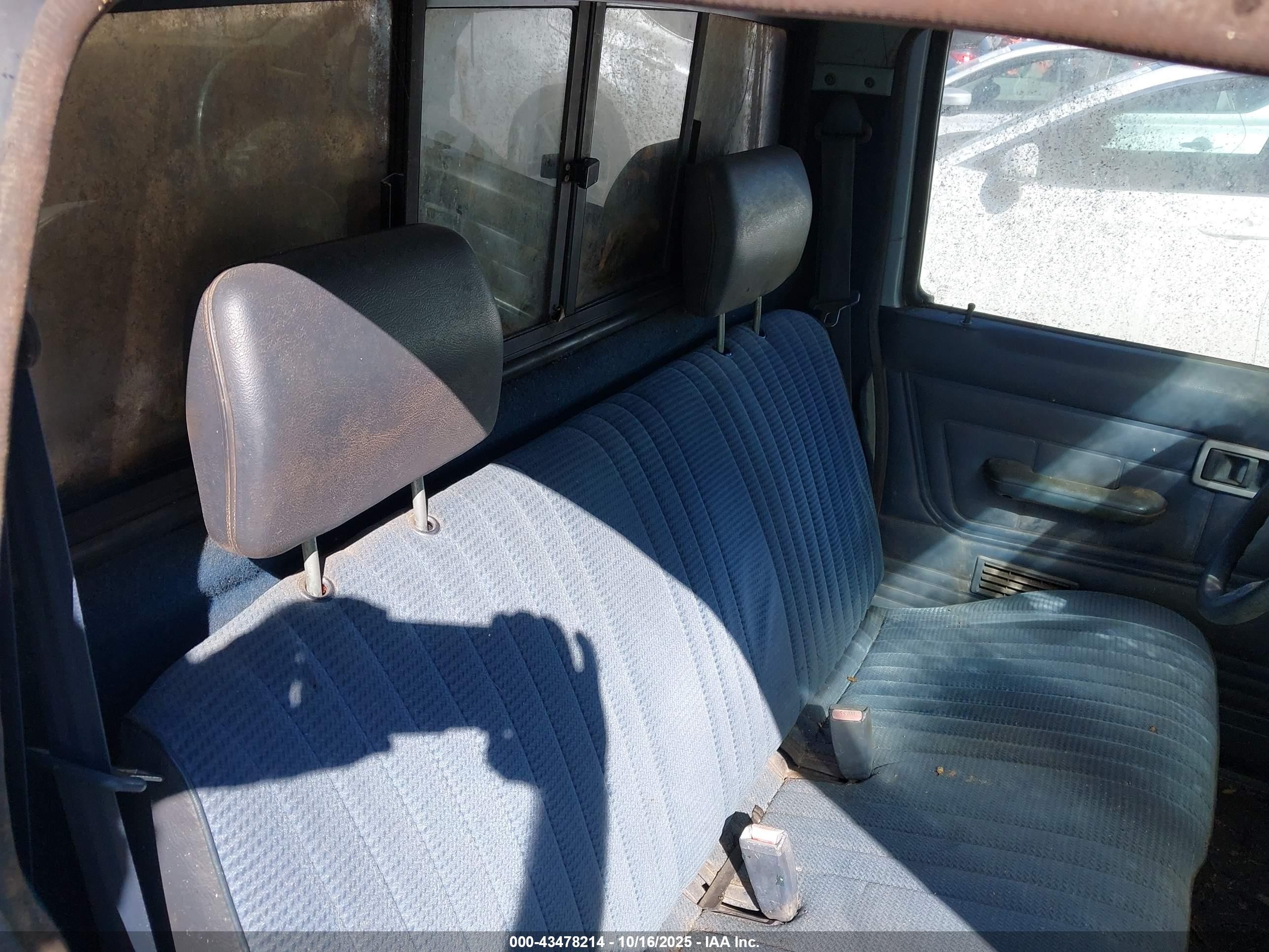 1991 Nissan Truck Short Wheelbase Blue vin: 1N6SD11S9MC424670