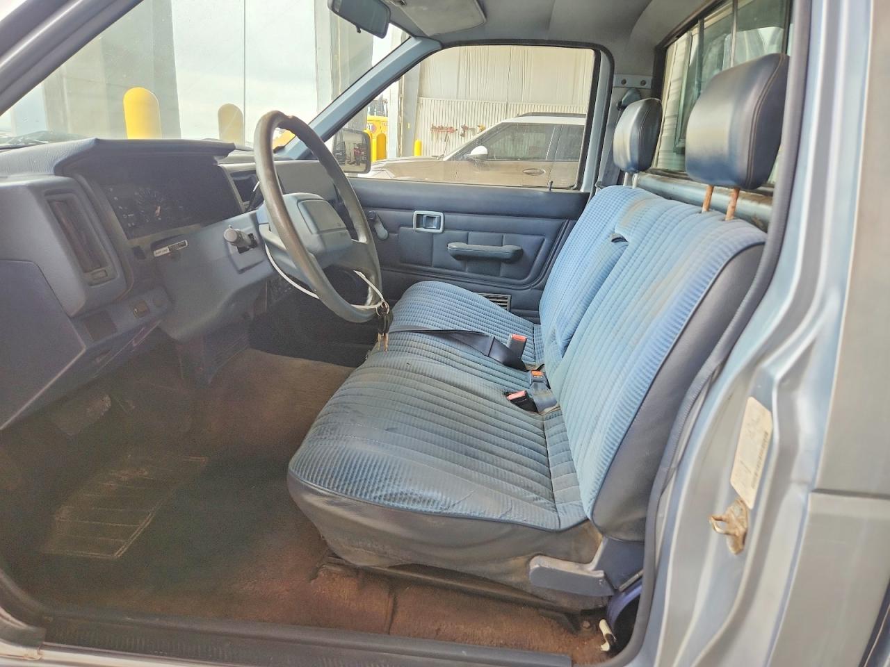 1992 Nissan Truck Base Синий vin: 1N6SD11S9NC343654