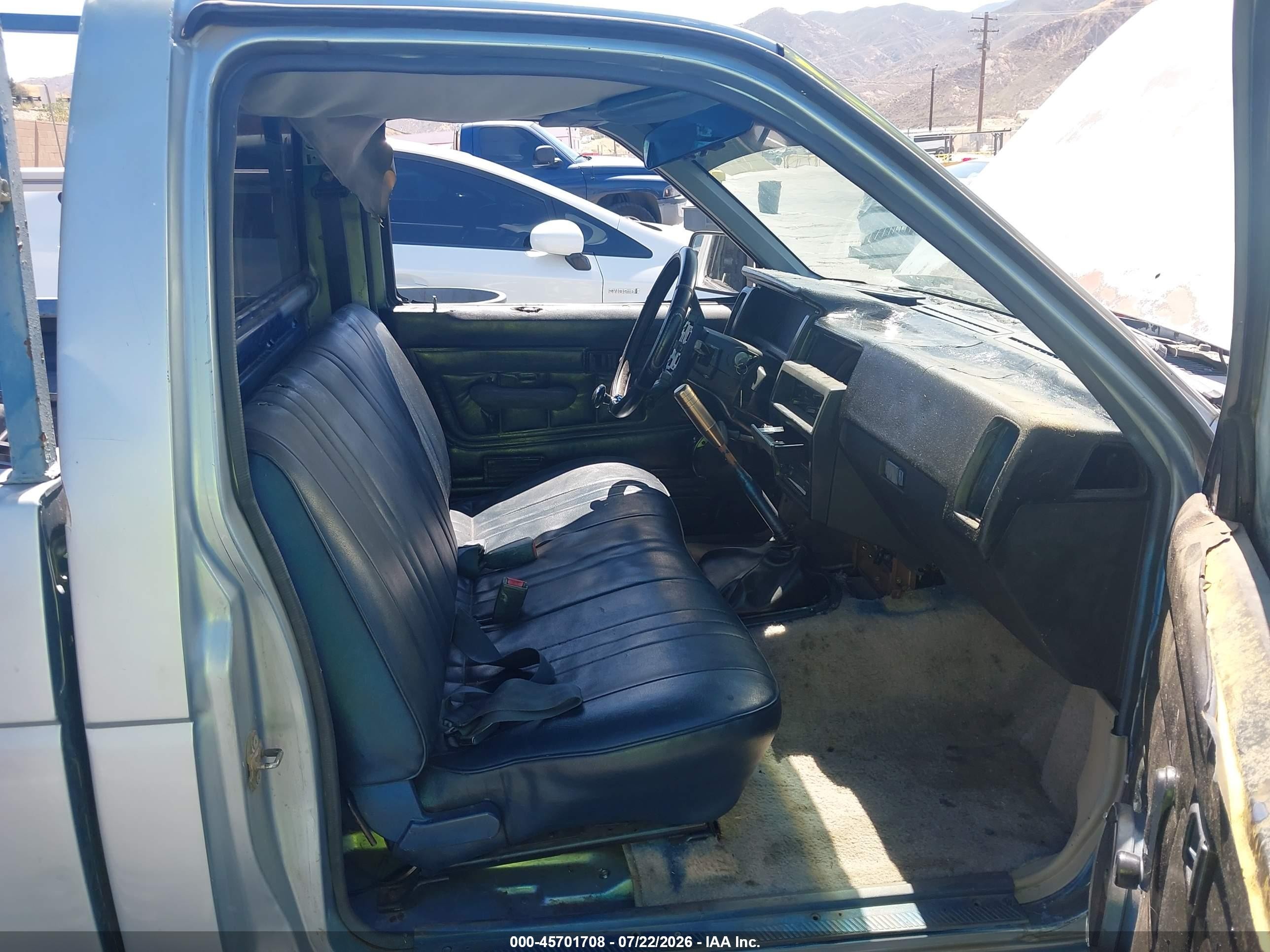 1992 Nissan Truck Short Wheelbase Blue vin: 1N6SD11S9NC348840
