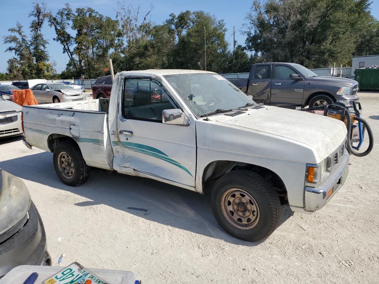 1994 Nissan Truck Base Белый vin: 1N6SD11S9RC306061