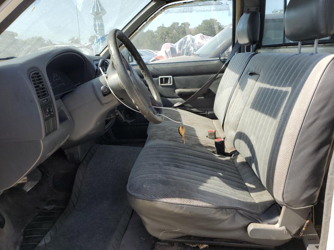 1994 Nissan Truck Base Белый vin: 1N6SD11S9RC306061