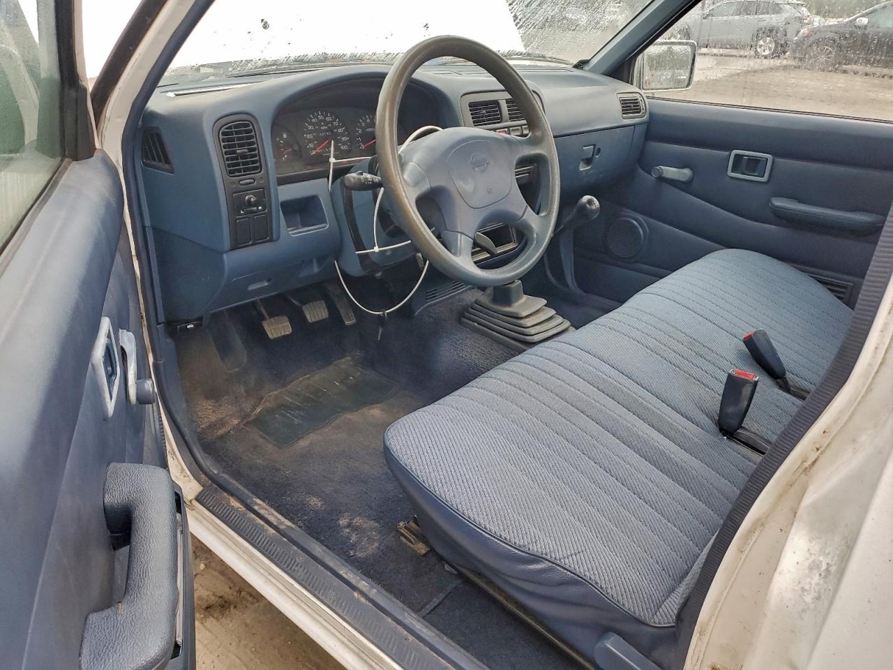 1994 Nissan Truck Base White vin: 1N6SD11S9RC352876