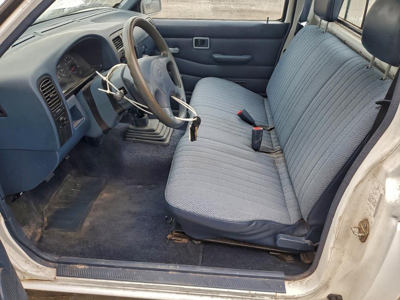 1994 Nissan Truck Base White vin: 1N6SD11S9RC352876