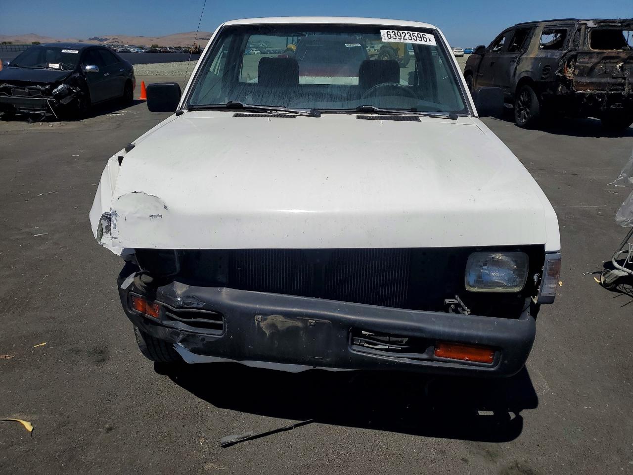 1997 Nissan Truck Base White vin: 1N6SD11S9VC409040