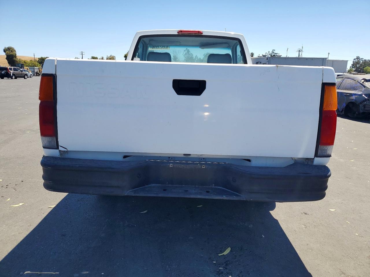 1997 Nissan Truck Base White vin: 1N6SD11S9VC409040