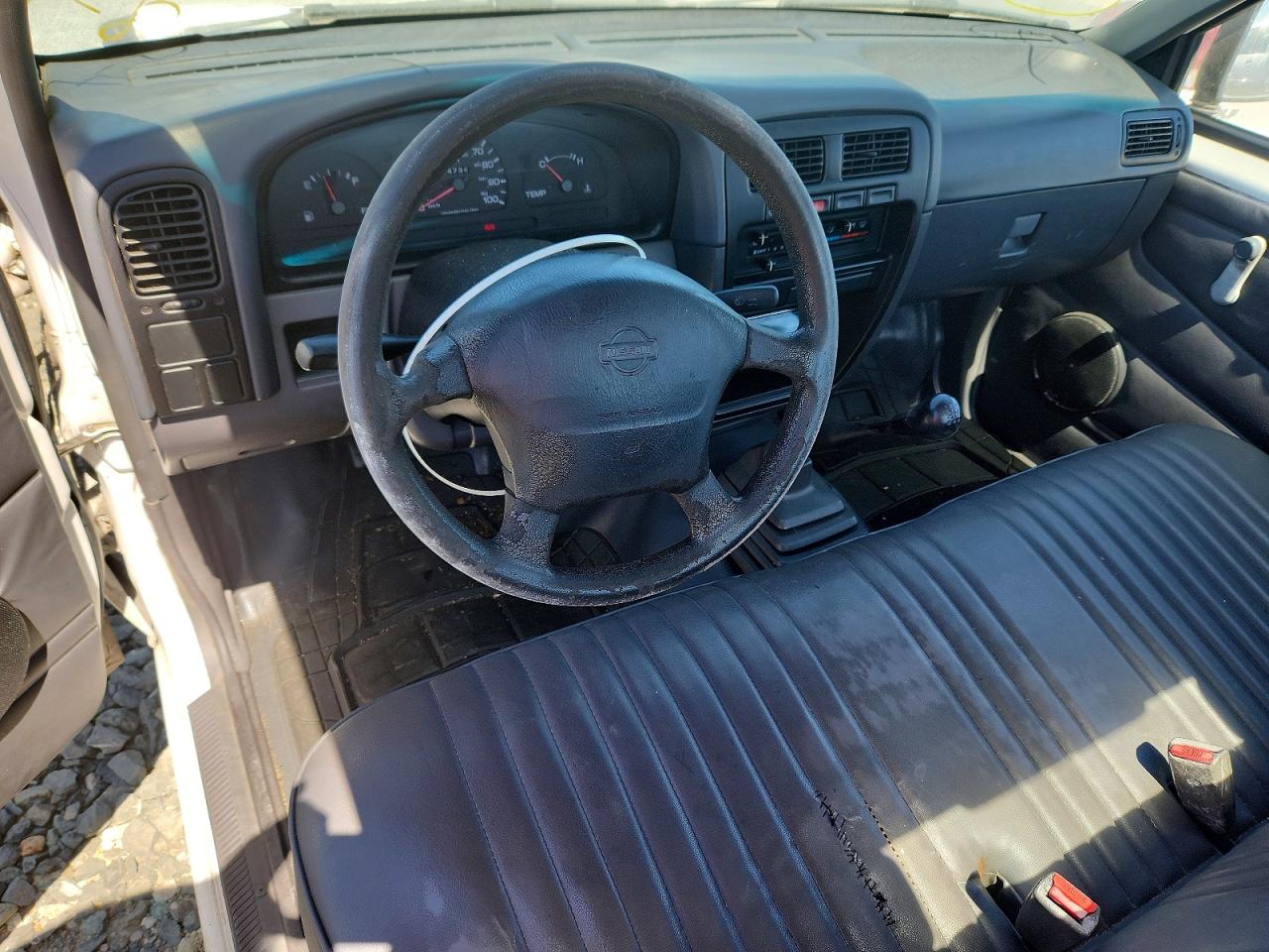 1997 Nissan Truck Base White vin: 1N6SD11S9VC409040