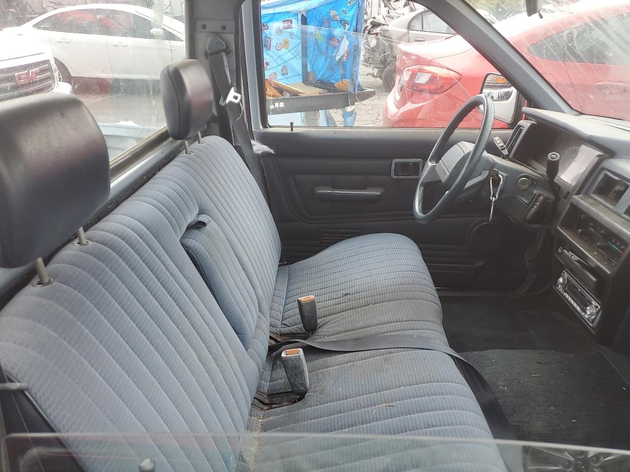1991 Nissan Truck Short Wheelbase Silver vin: 1N6SD11SXMC311083
