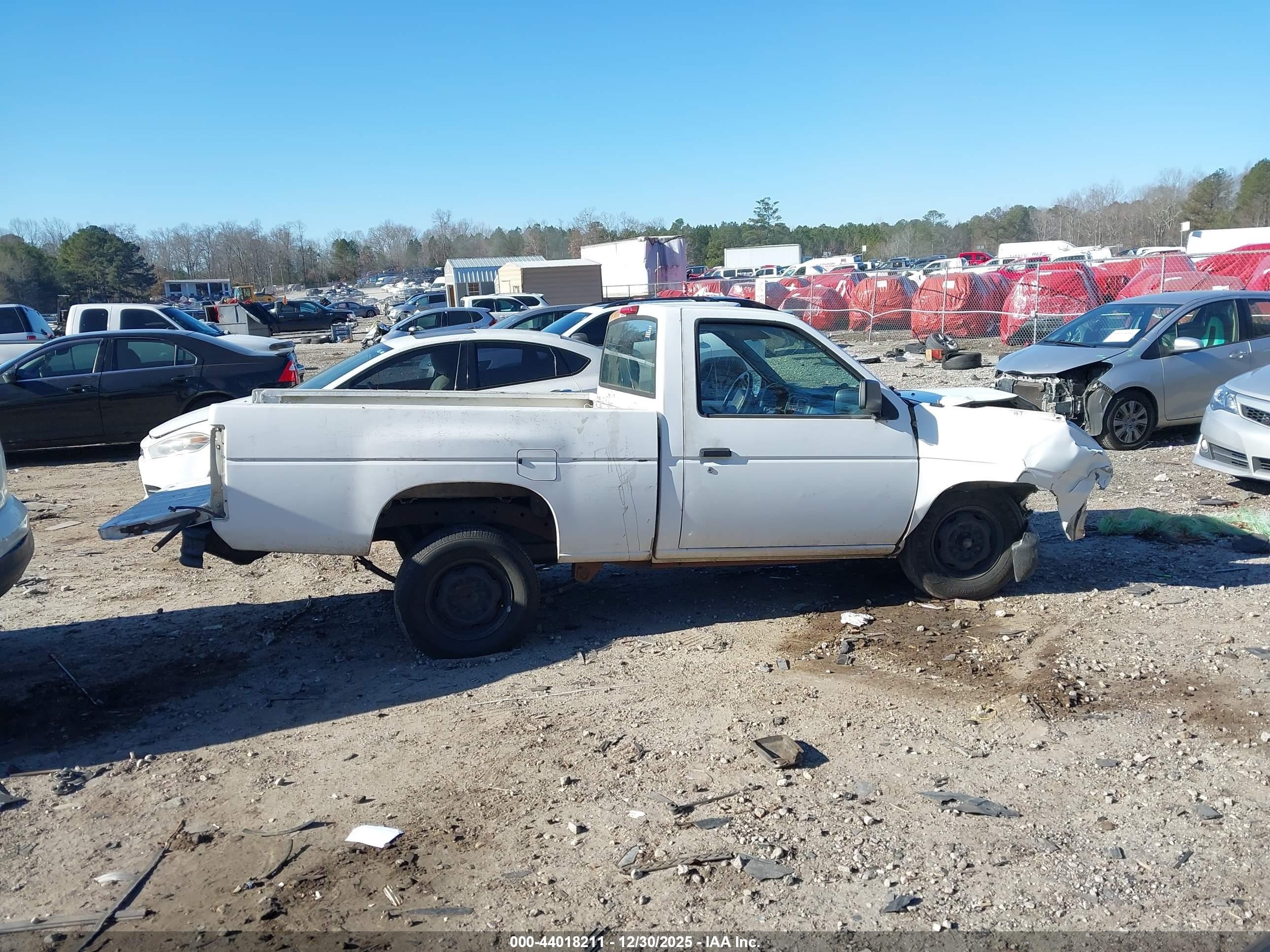 1995 Nissan Truck E/xe White vin: 1N6SD11SXSC311047