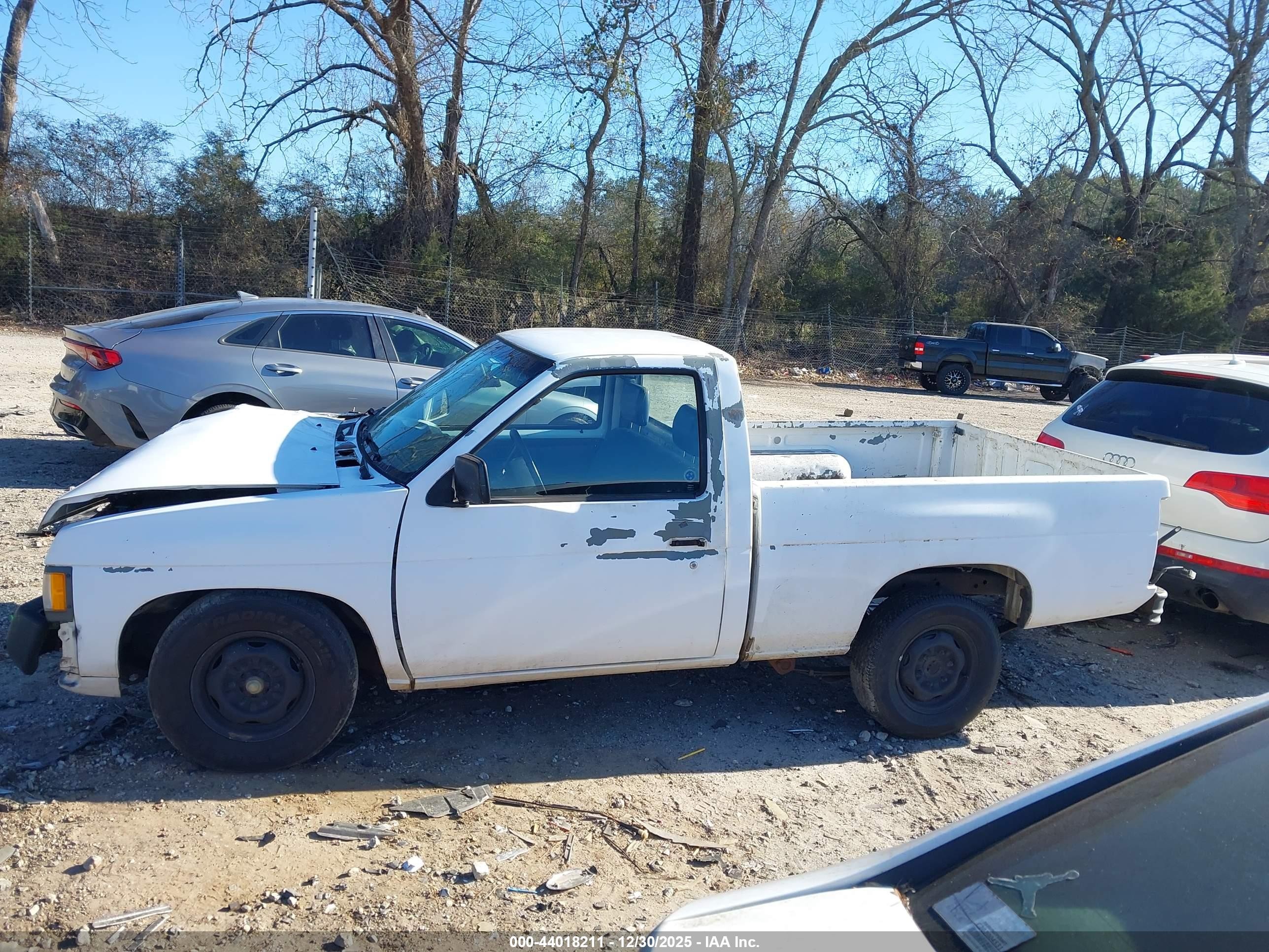 1995 Nissan Truck E/xe White vin: 1N6SD11SXSC311047