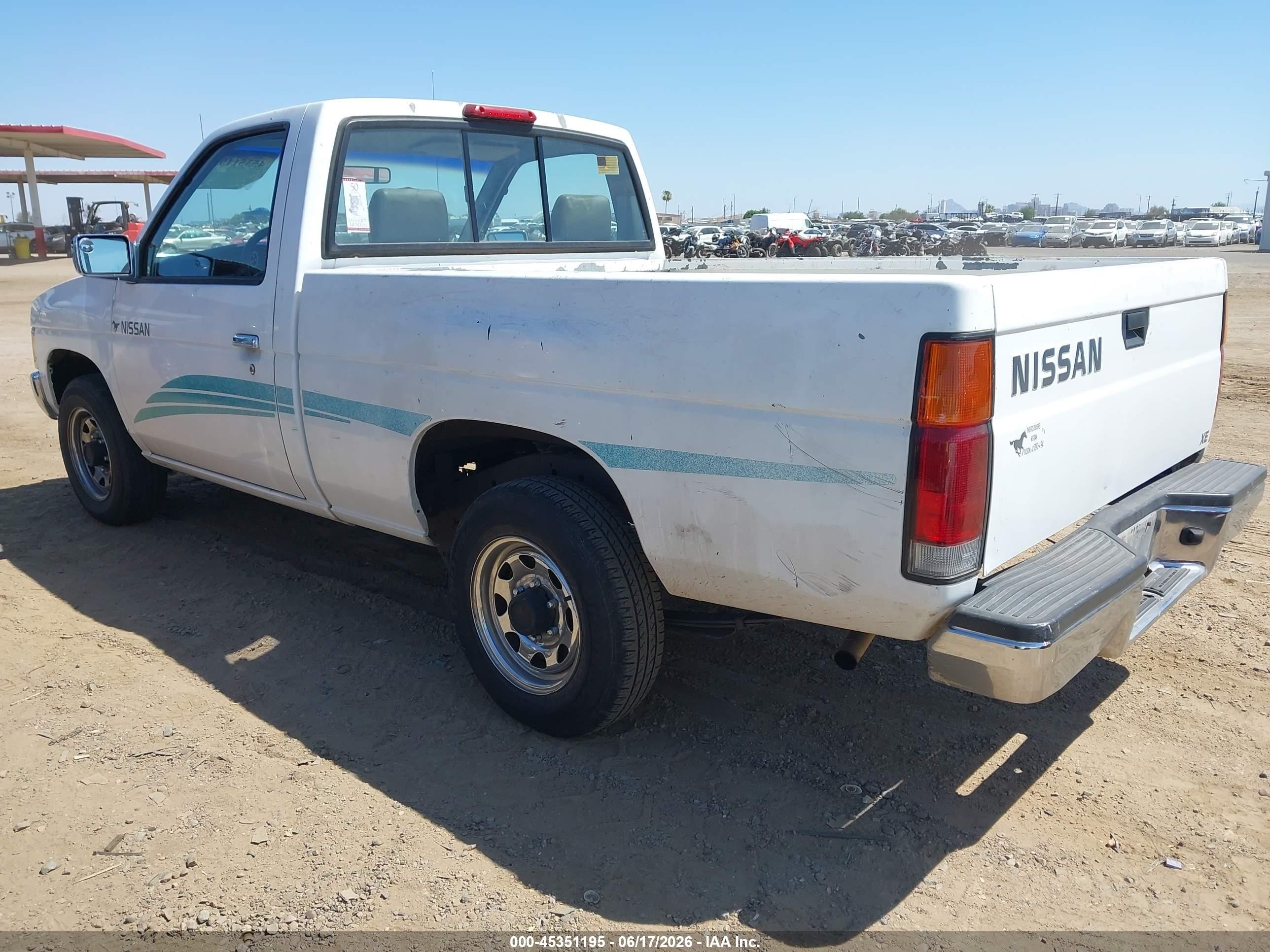 1995 Nissan Truck E/xe White vin: 1N6SD11SXSC367635
