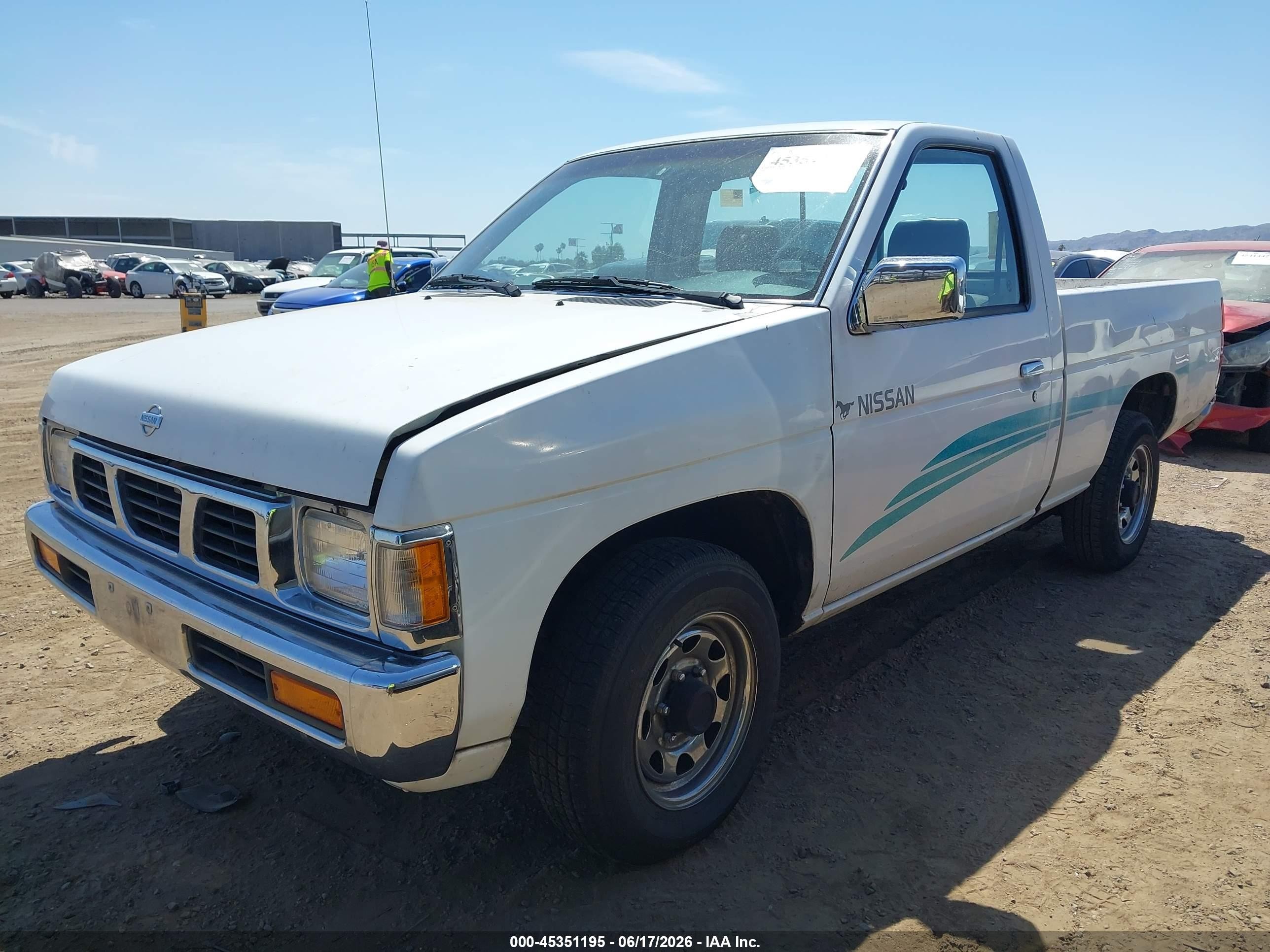 1995 Nissan Truck E/xe White vin: 1N6SD11SXSC367635