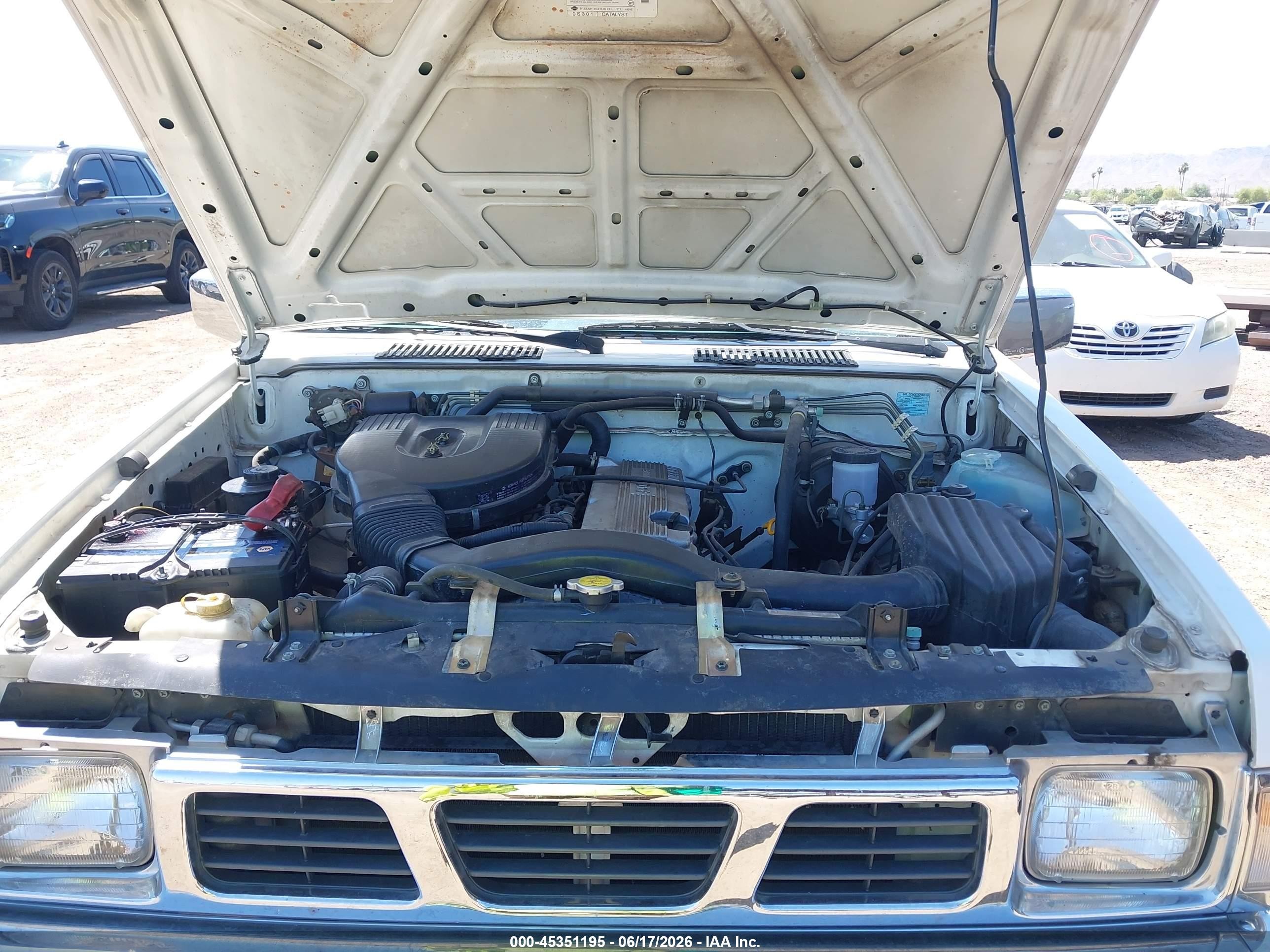 1995 Nissan Truck E/xe White vin: 1N6SD11SXSC367635