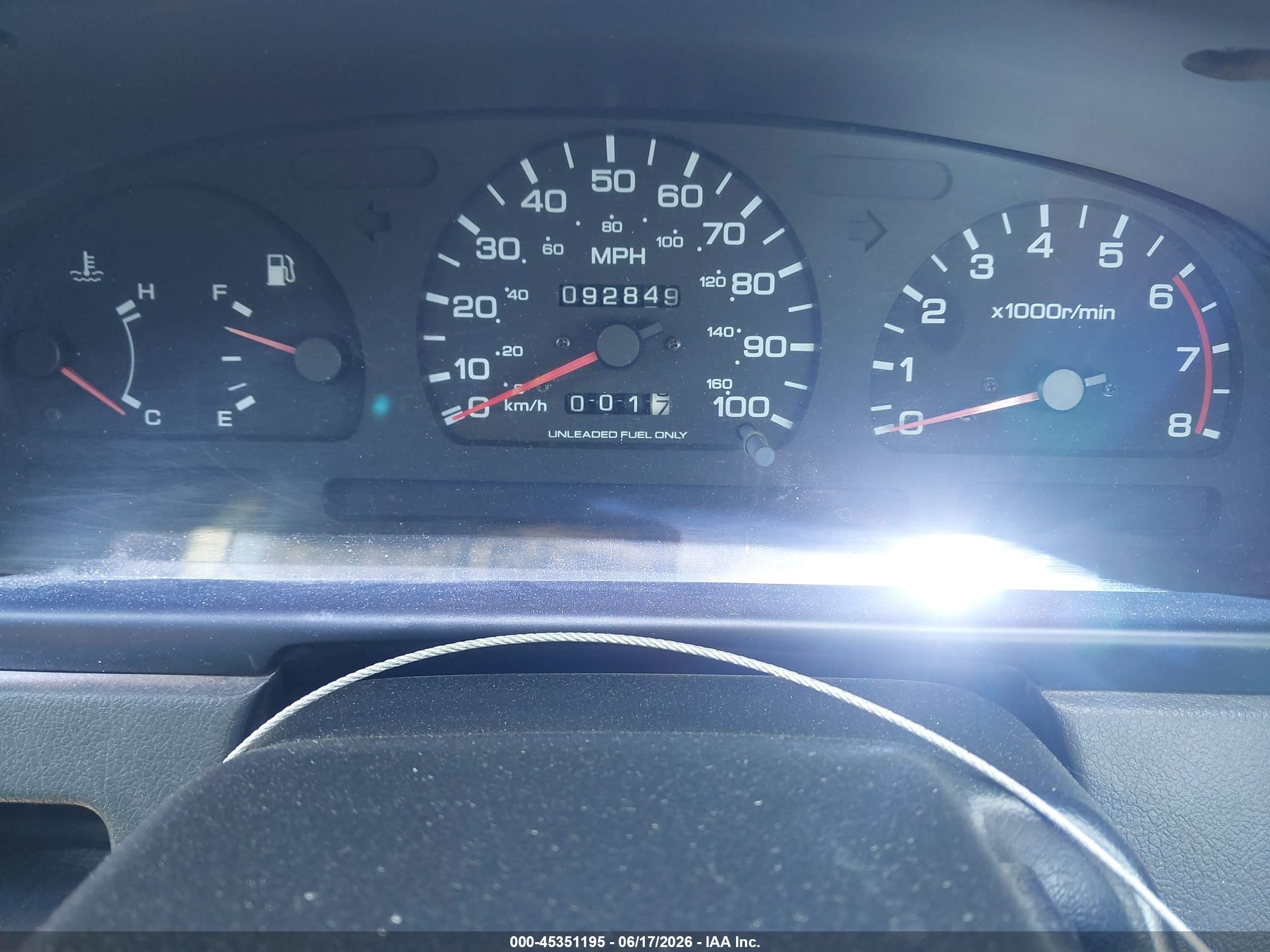 1995 Nissan Truck E/xe White vin: 1N6SD11SXSC367635