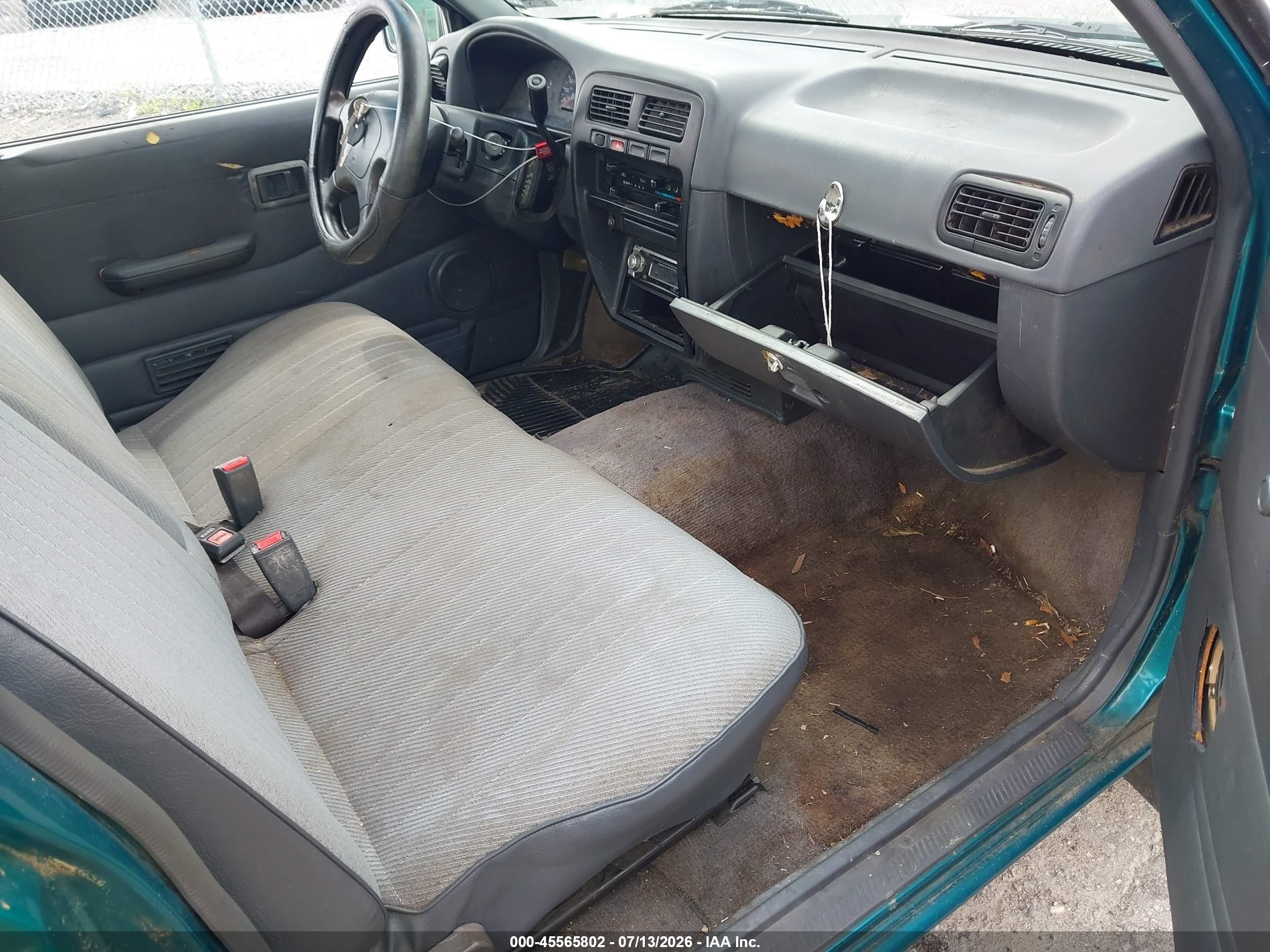 1995 Nissan Truck E/xe Green vin: 1N6SD11SXSC402495