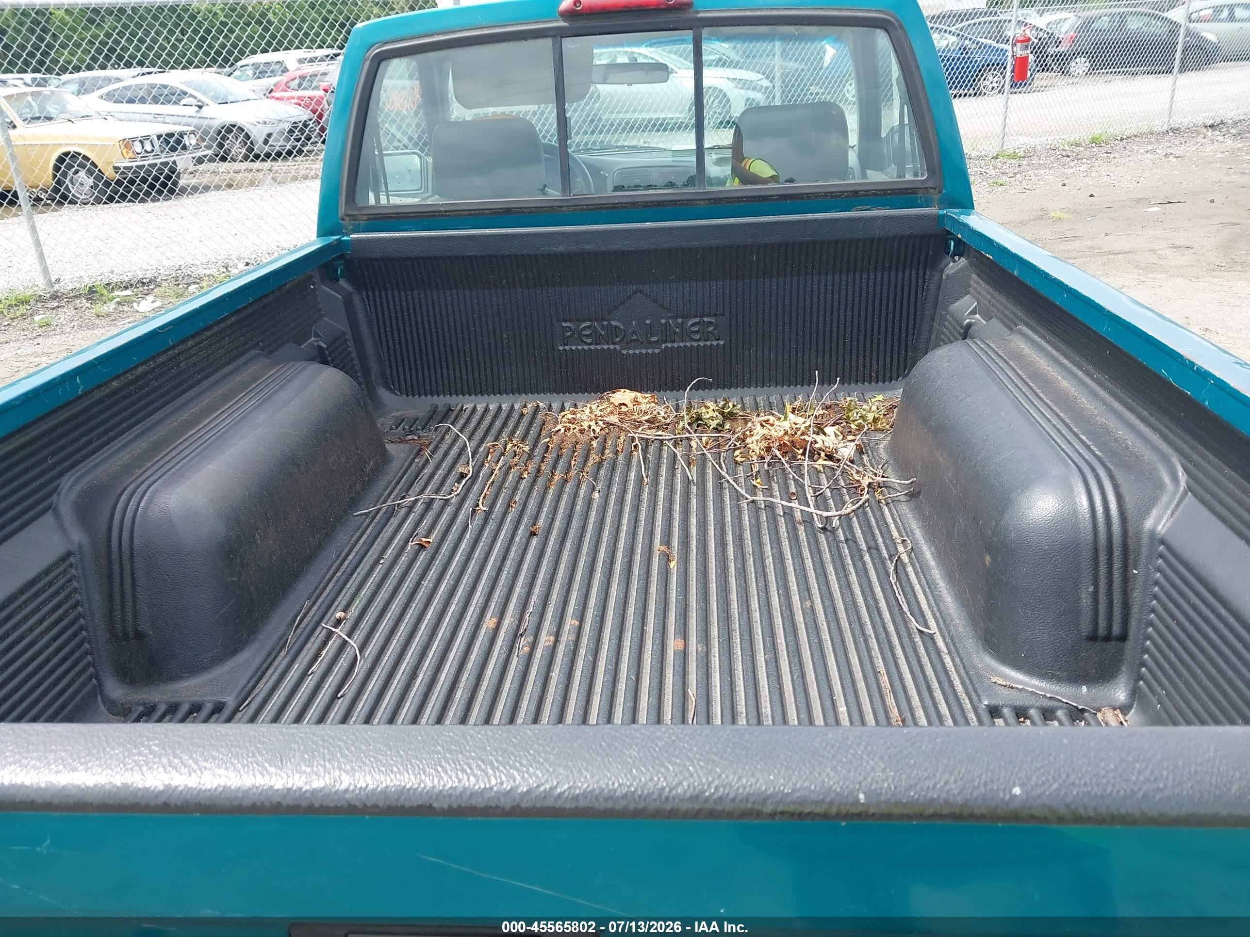 1995 Nissan Truck E/xe Green vin: 1N6SD11SXSC402495