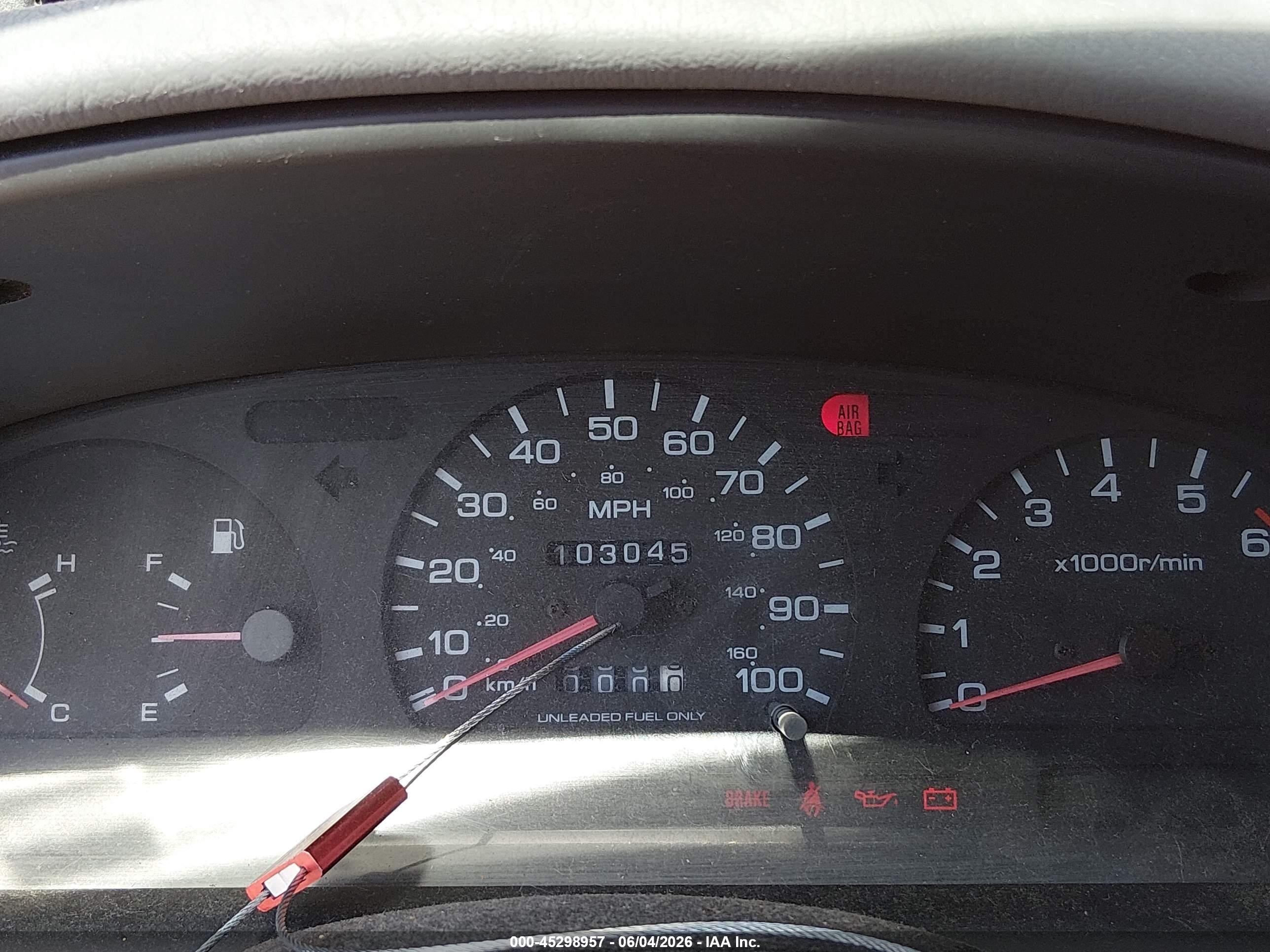 1996 Nissan Truck Xe Красный vin: 1N6SD11SXTC305203