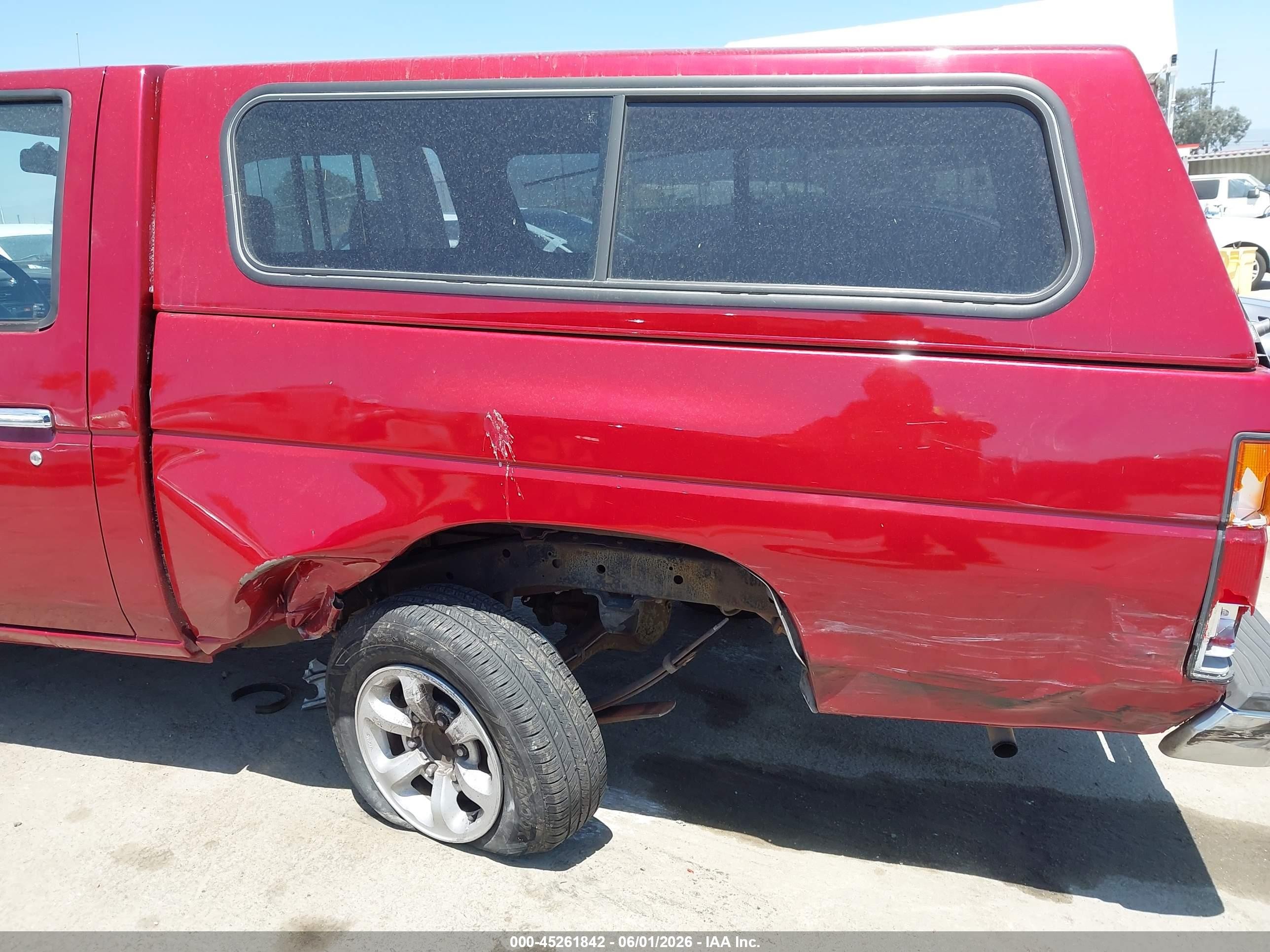 1996 Nissan Truck Xe Red vin: 1N6SD11SXTC321059