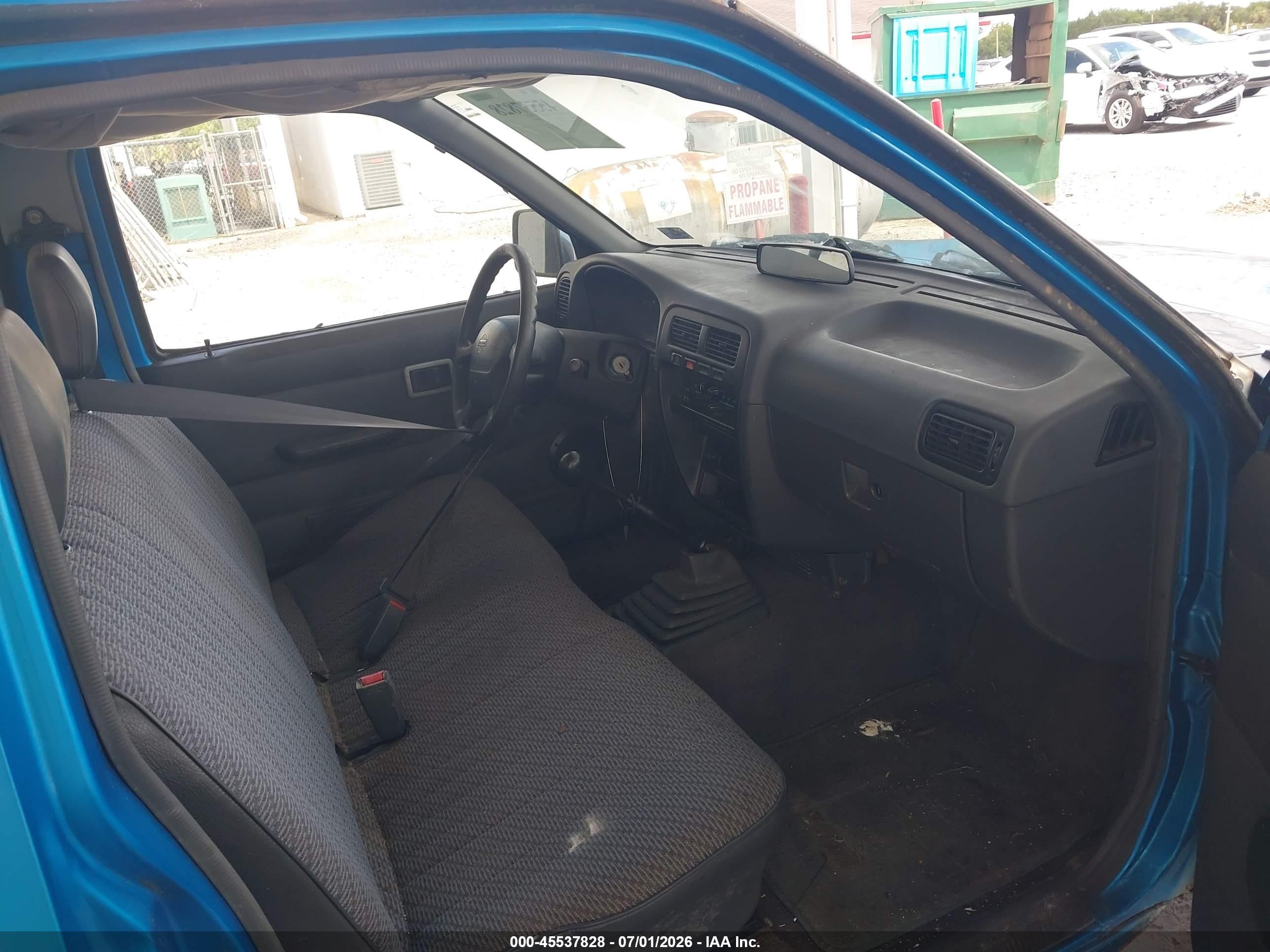 1996 Nissan Truck Xe Blue vin: 1N6SD11SXTC337844