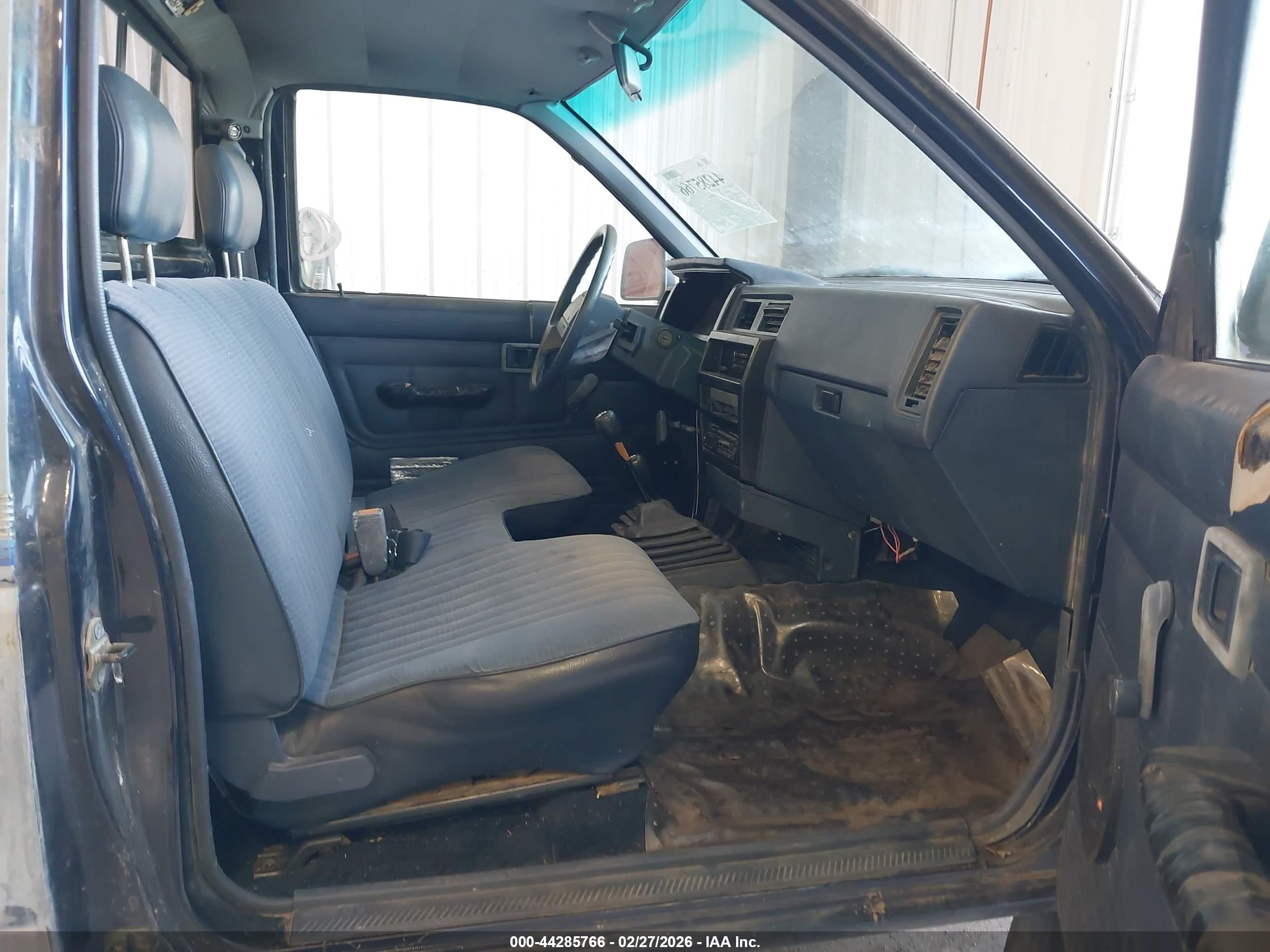 1991 Nissan Truck Short Wheelbase Blue vin: 1N6SD11Y0MC316569