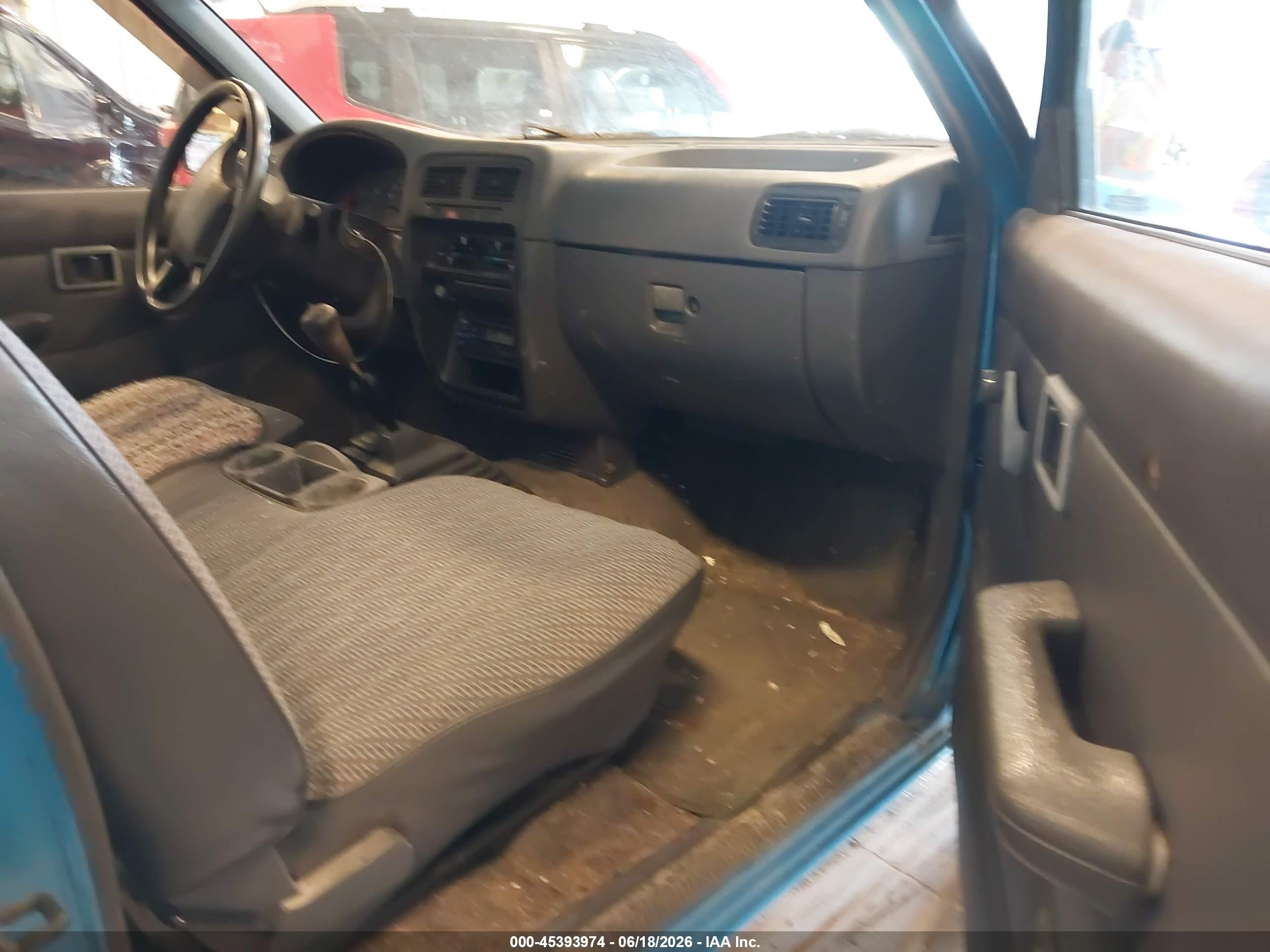 1997 Nissan 4x4 Truck Xe Blue vin: 1N6SD11Y1VC328828