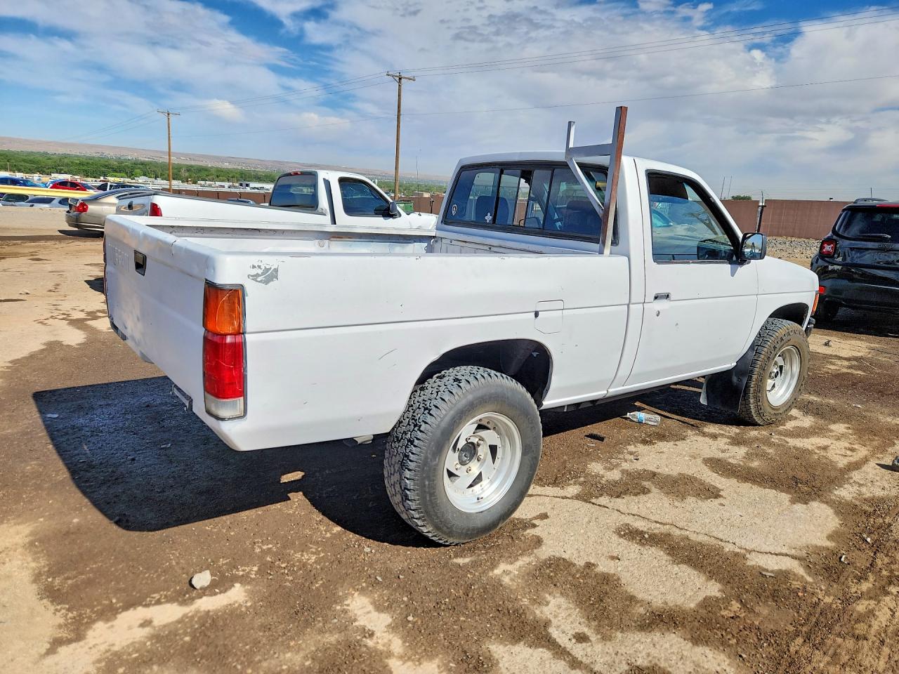 1990 Nissan D21 Short Bed White vin: 1N6SD11Y2LC325966