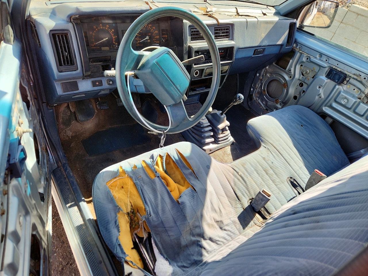 1990 Nissan D21 Short Bed White vin: 1N6SD11Y2LC325966