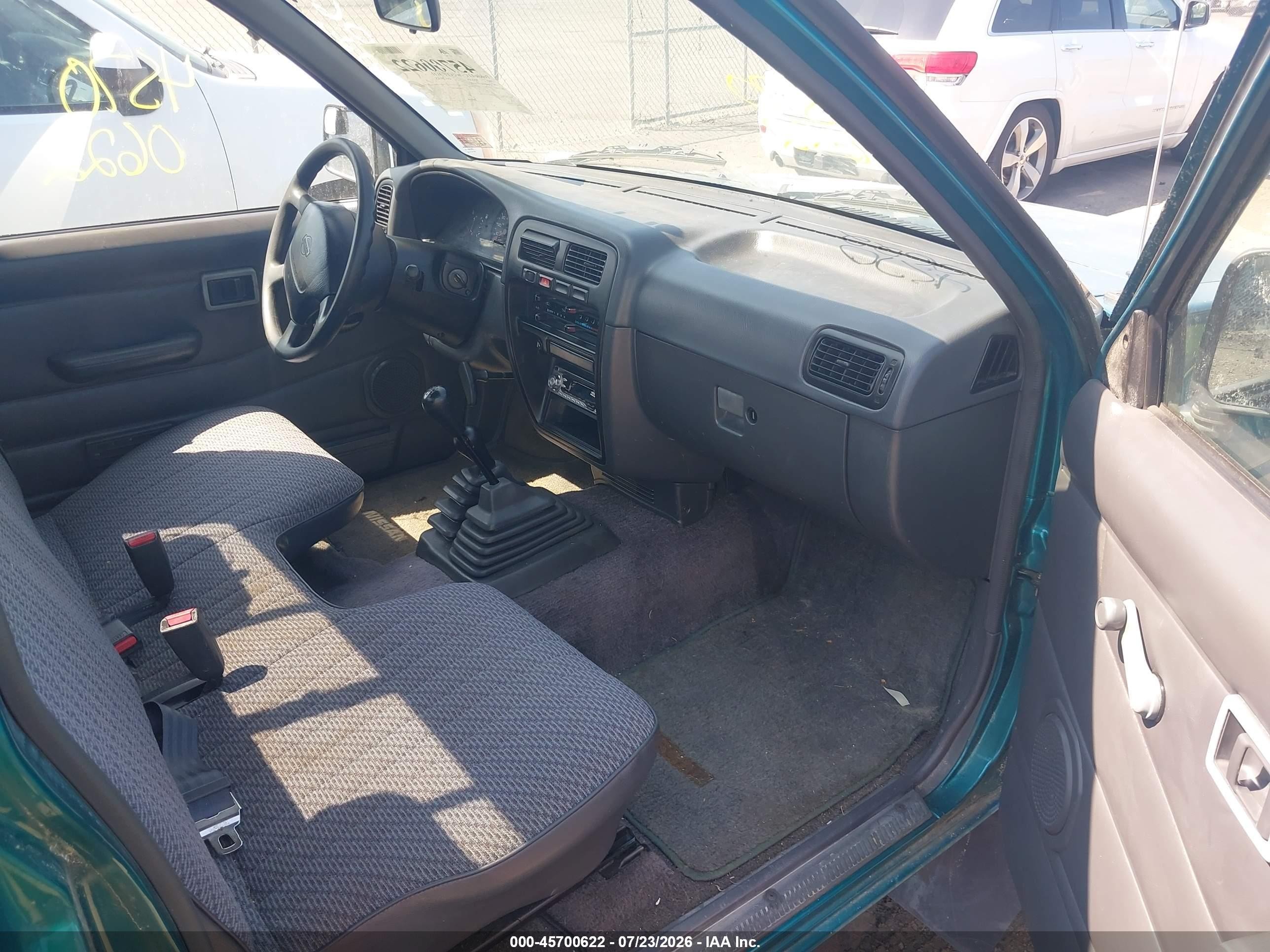 1997 Nissan 4x4 Truck Xe Green vin: 1N6SD11Y3VC347932