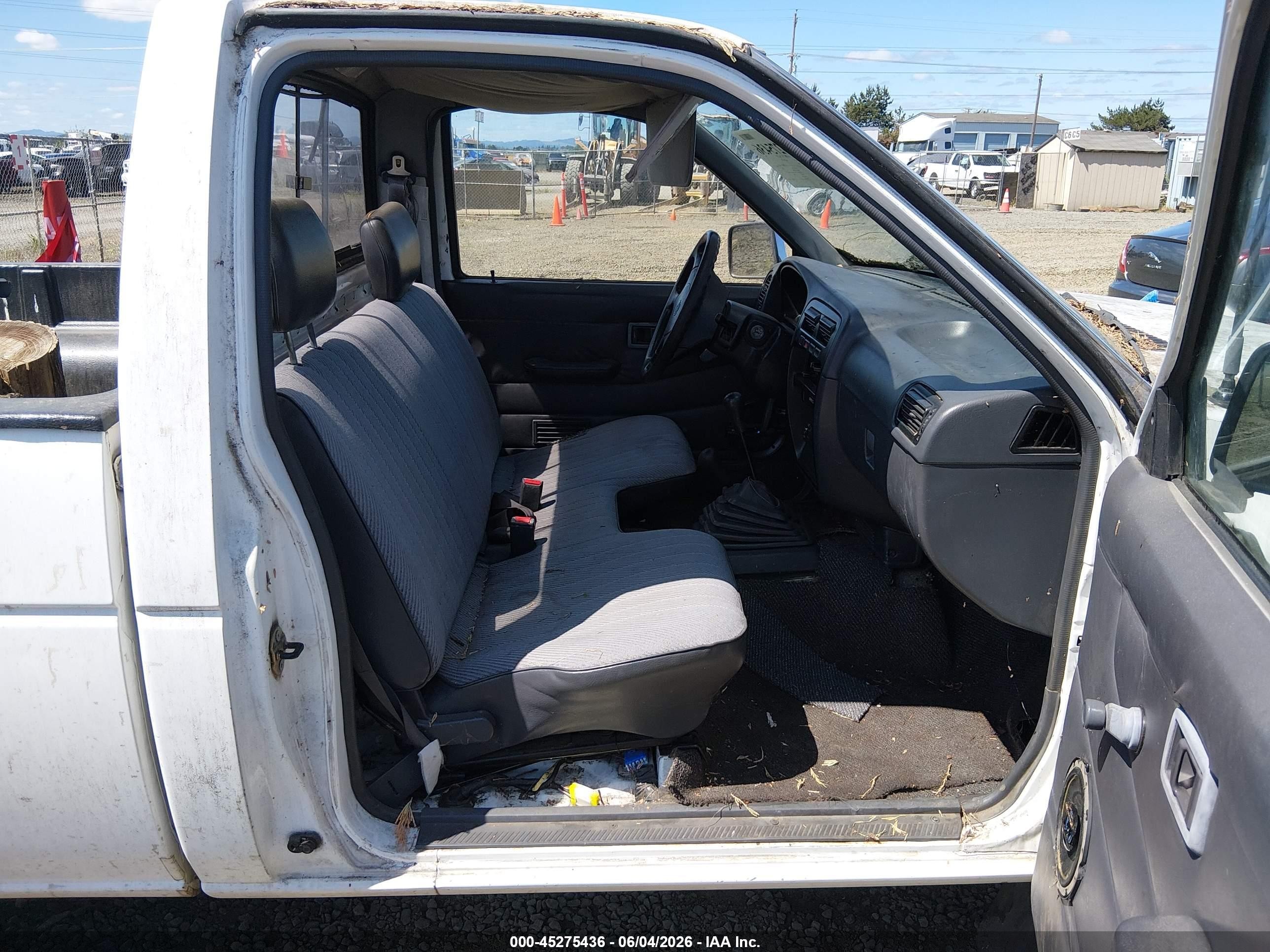 1995 Nissan Truck Xe White vin: 1N6SD11Y6SC410162