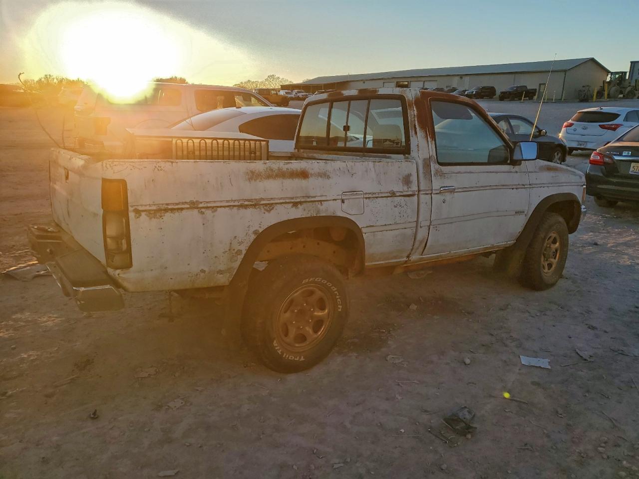 1990 Nissan D21 Short Bed White vin: 1N6SD11Y7LC314302