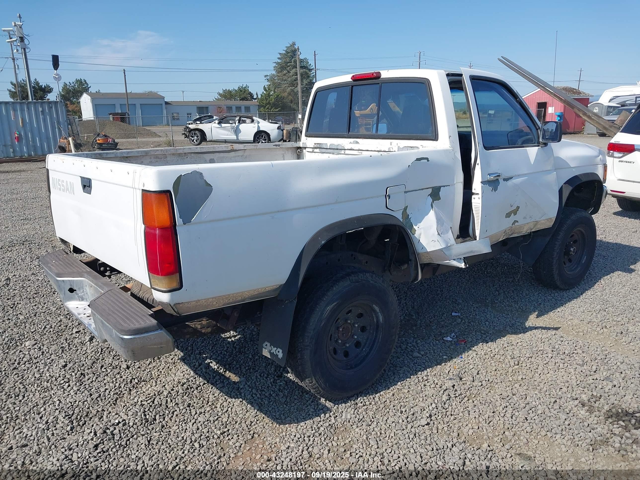 1996 Nissan Truck Xe White vin: 1N6SD11Y7TC357375