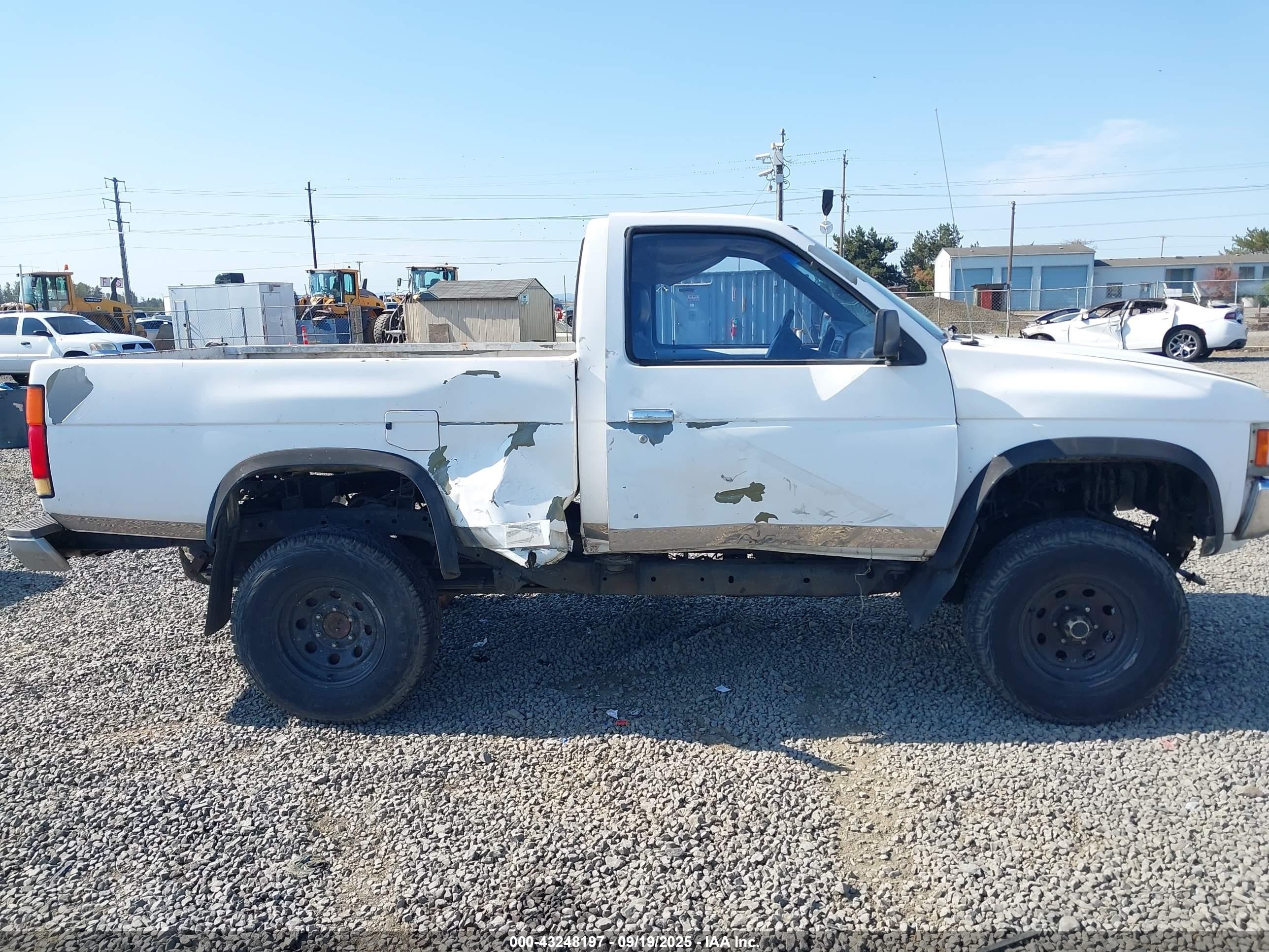 1996 Nissan Truck Xe White vin: 1N6SD11Y7TC357375