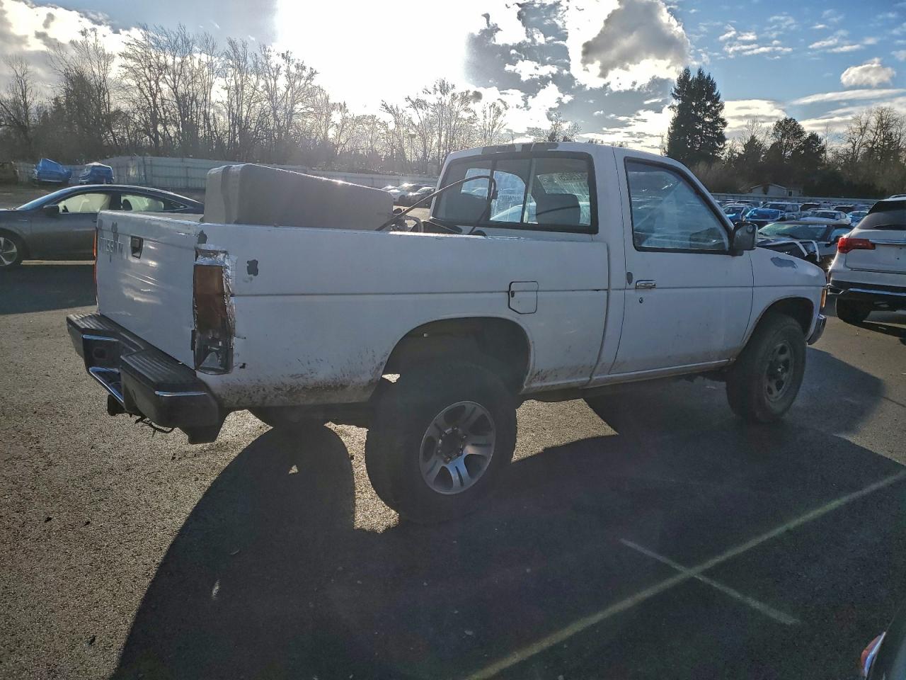 1997 Nissan Truck Xe White vin: 1N6SD11Y7VC372123