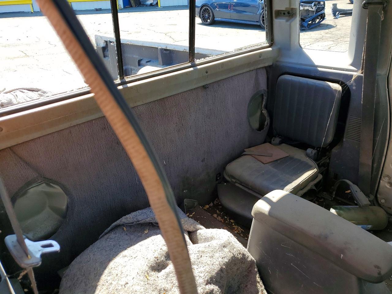 1996 Nissan Truck Xe Tan vin: 1N6SD16S0TC385121