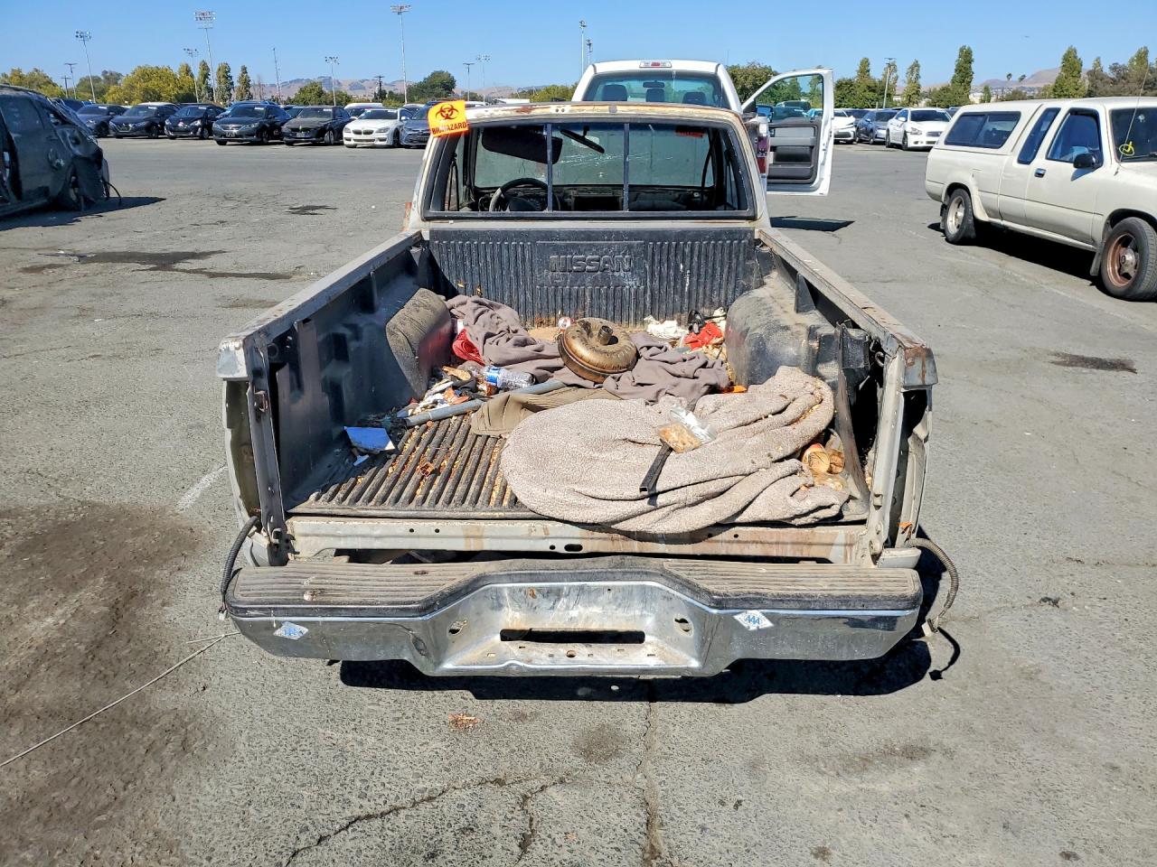 1996 Nissan Truck Xe Tan vin: 1N6SD16S0TC385121