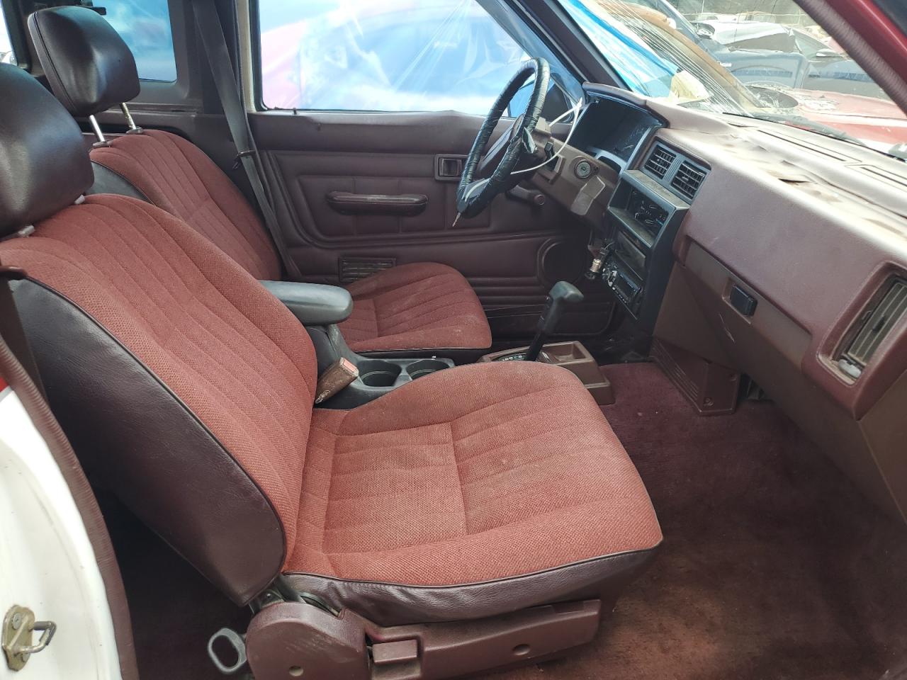 1991 Nissan Truck King Cab Two Tone vin: 1N6SD16S1MC428270
