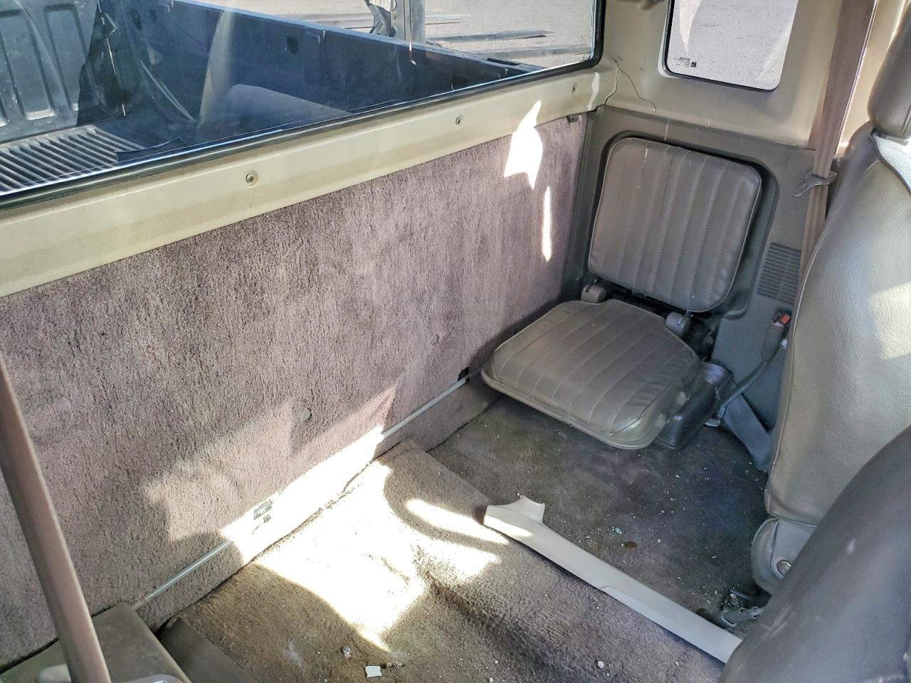 1991 Nissan Truck King Cab Burgundy vin: 1N6SD16S2MC330803