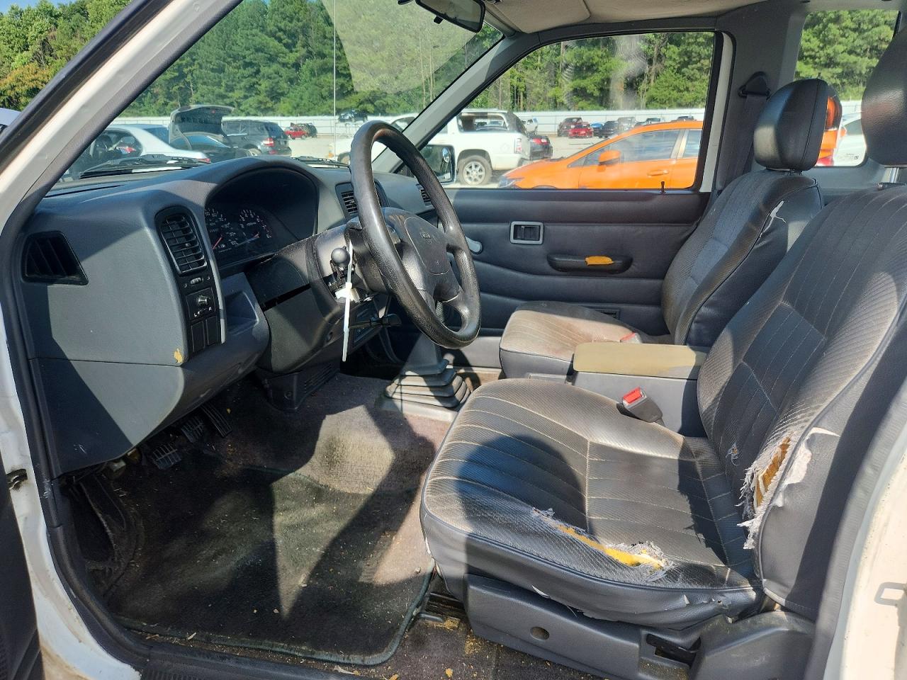 1995 Nissan Truck Xe White vin: 1N6SD16S2SC313853