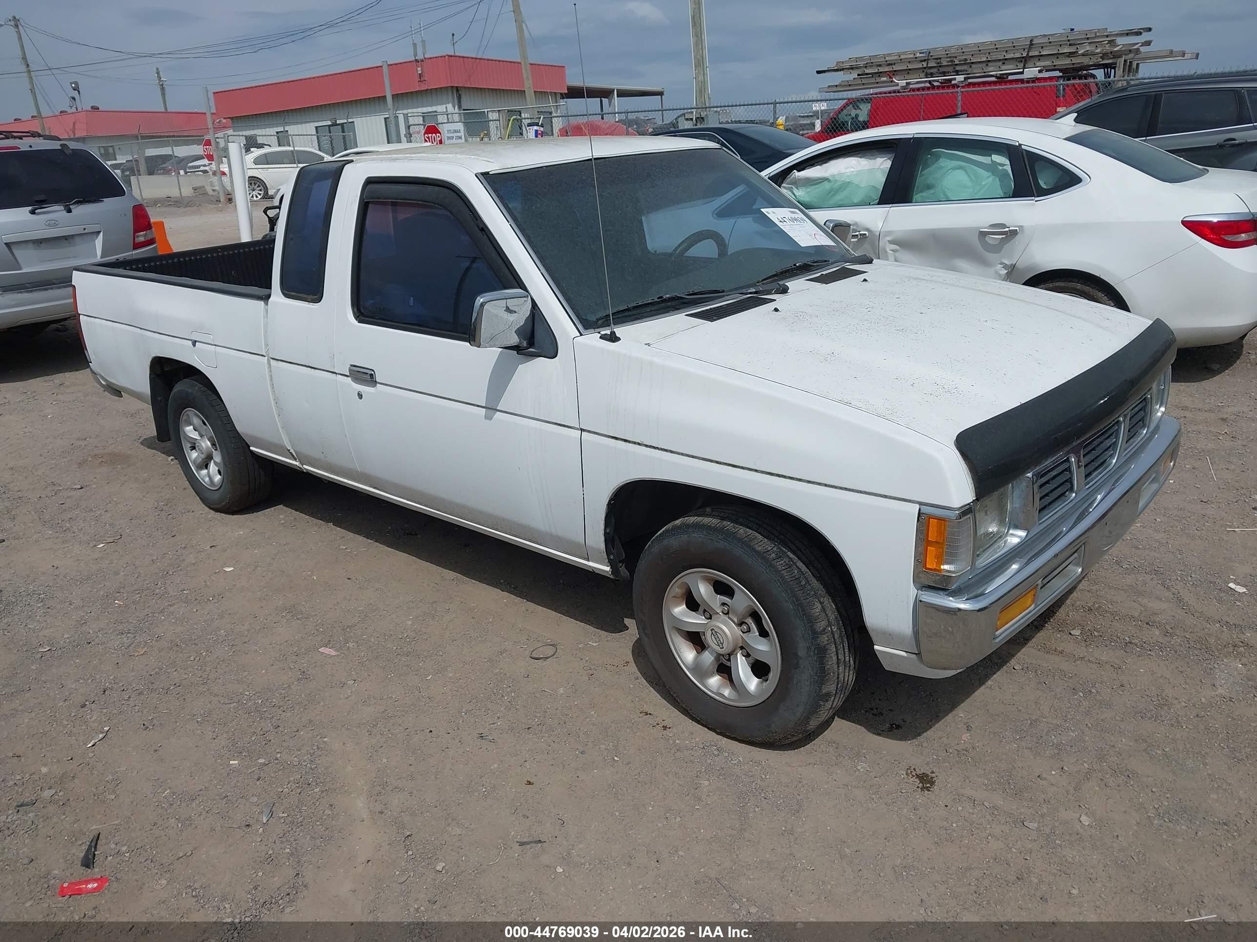 1N6SD16S3VC328107