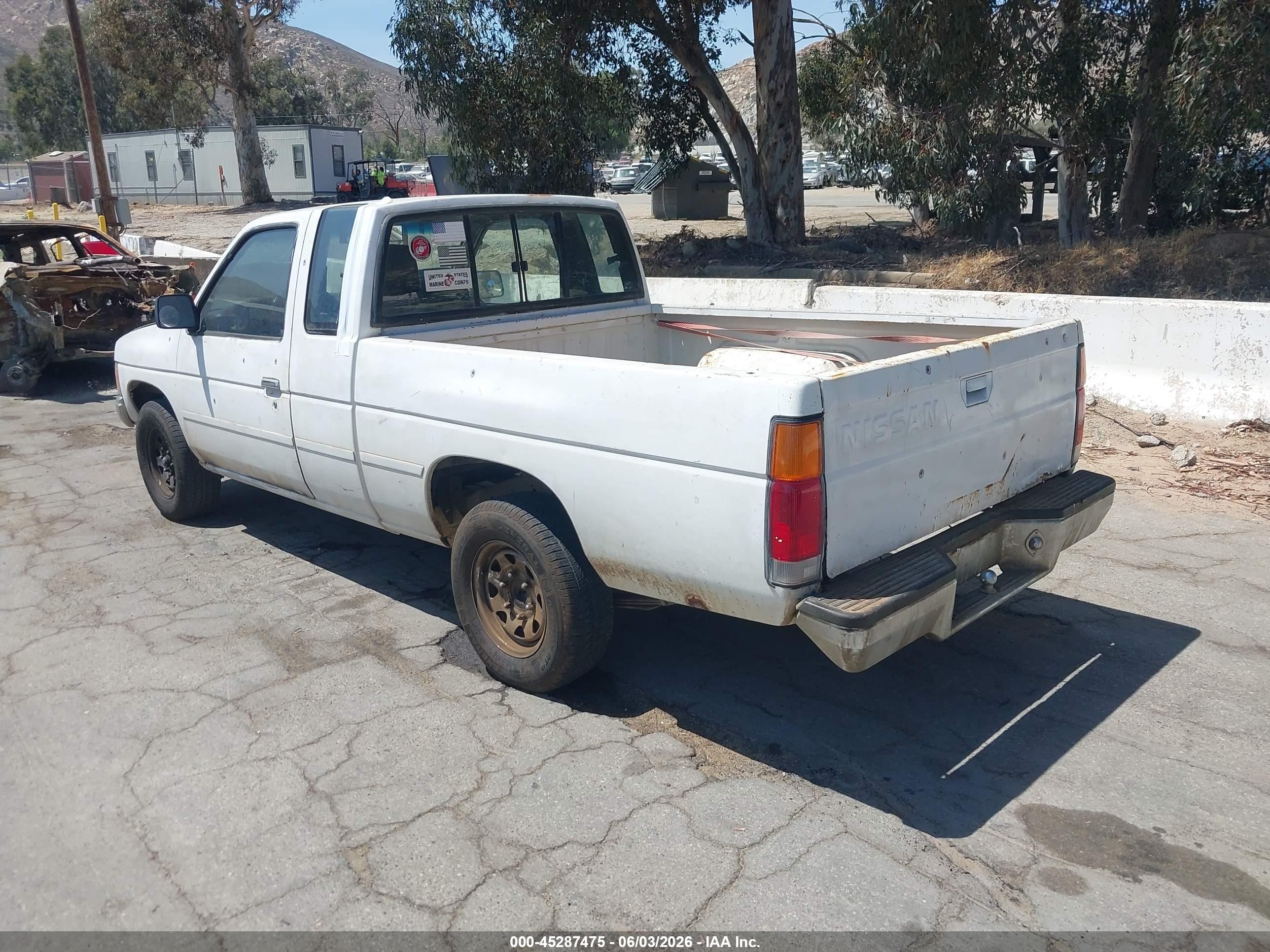 1990 Nissan D21 King Cab Белый vin: 1N6SD16S5LC324363
