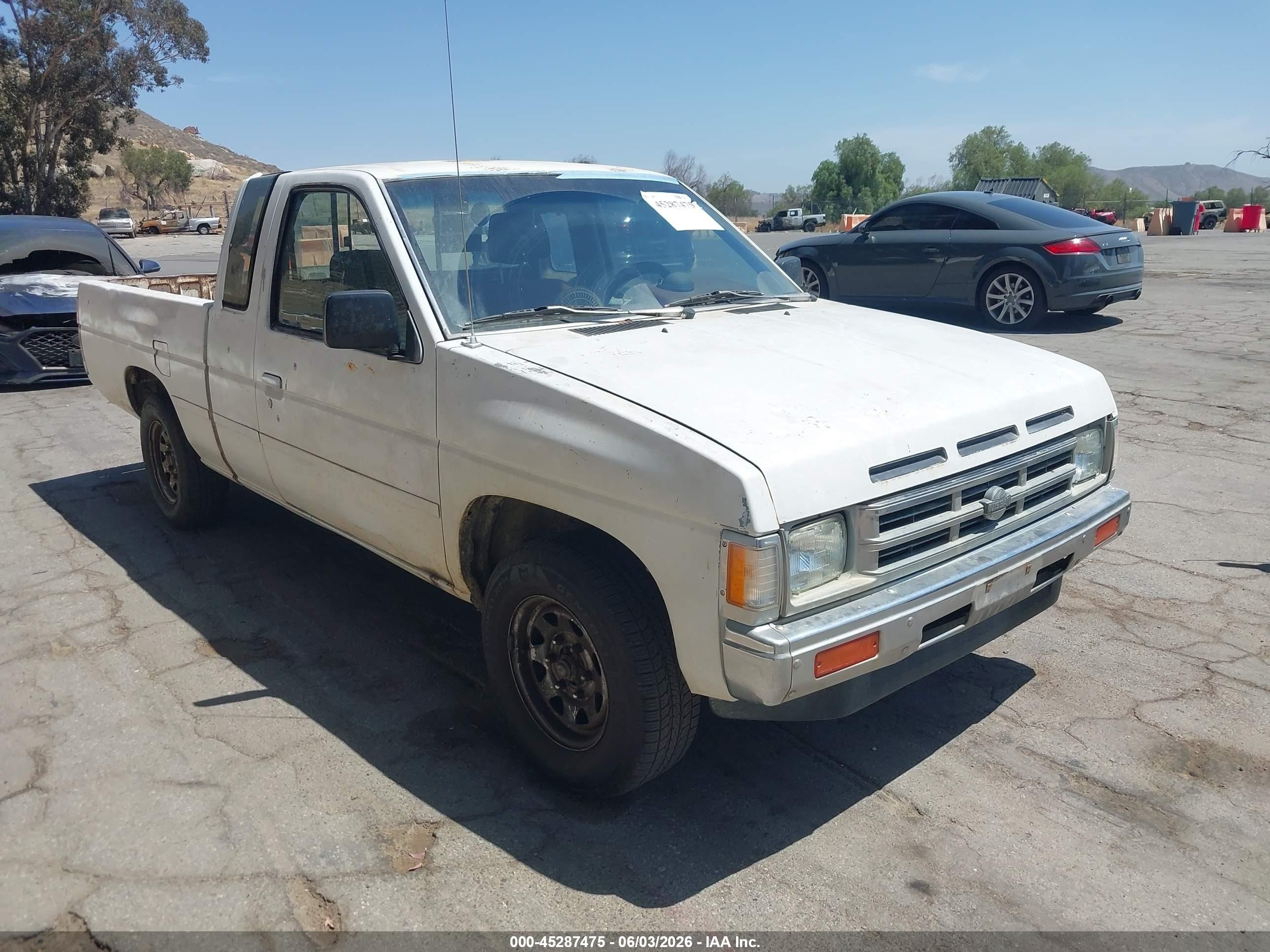 1990 Nissan D21 King Cab White vin: 1N6SD16S5LC324363