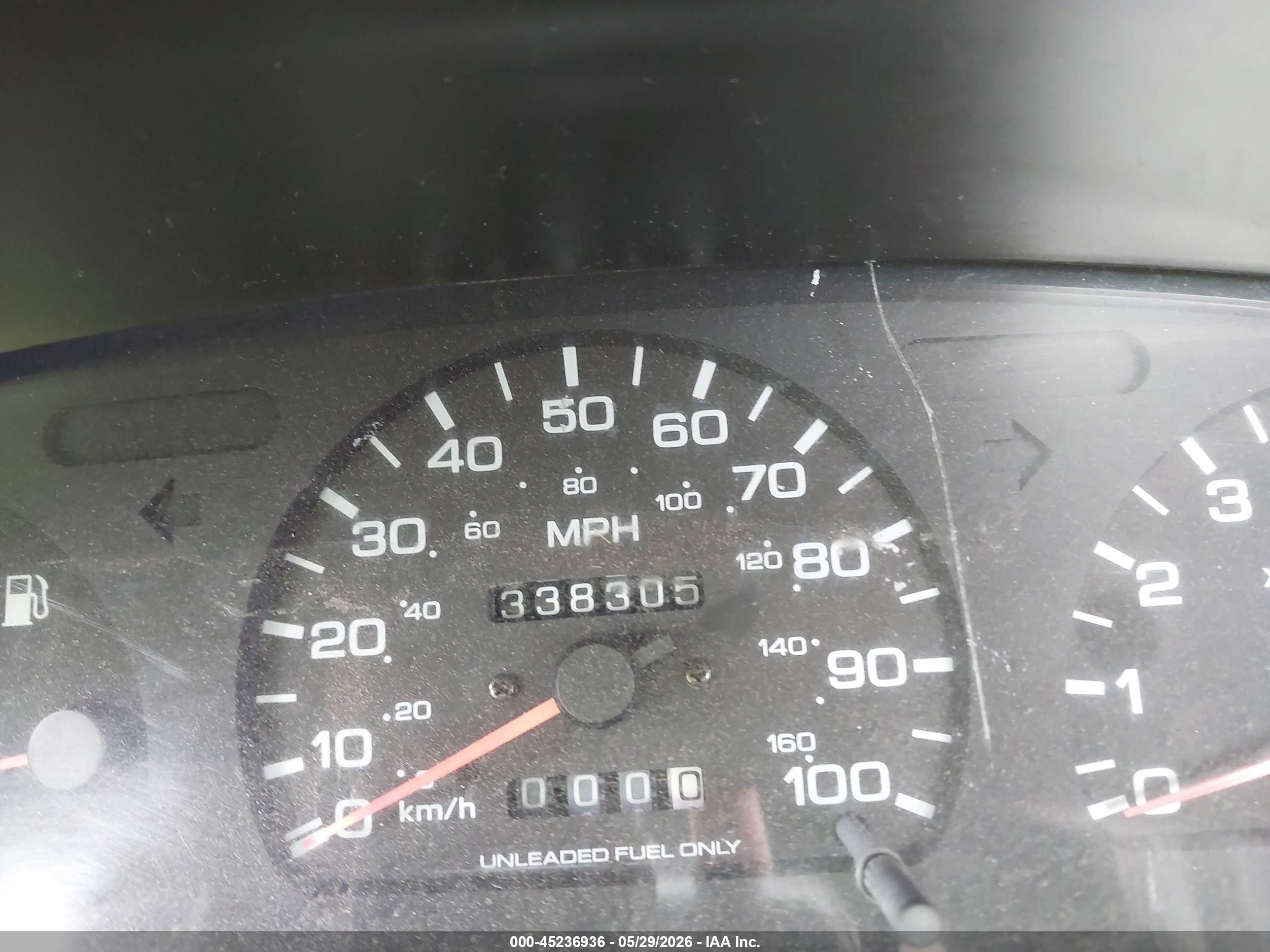 1997 Nissan 4x2 Truck   Red vin: 1N6SD16S7VC340955