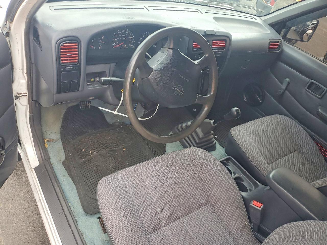 1996 Nissan Truck Xe White vin: 1N6SD16S8TC360354