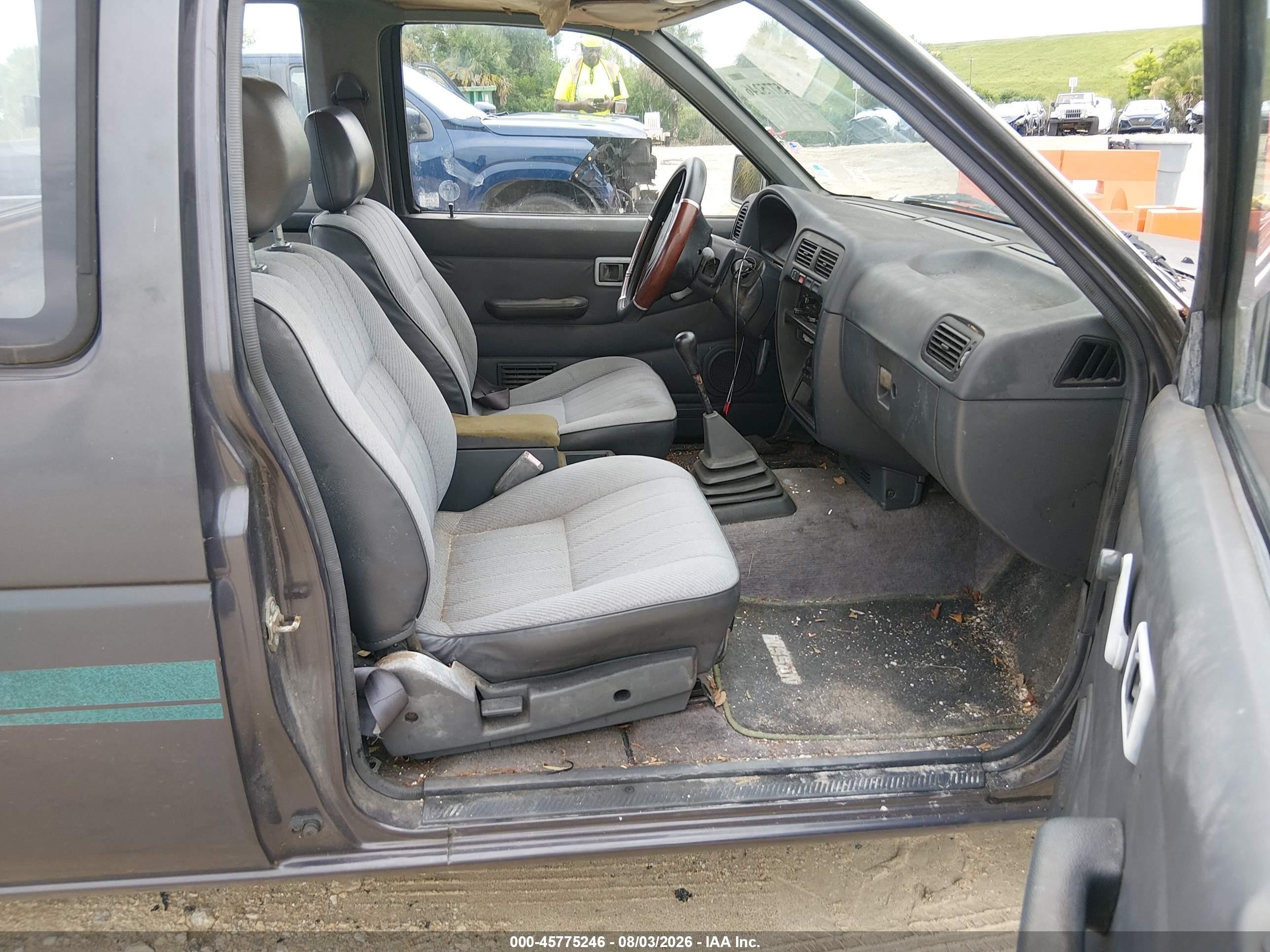 1995 Nissan Truck King Cab Xe Gray vin: 1N6SD16S9SC461045