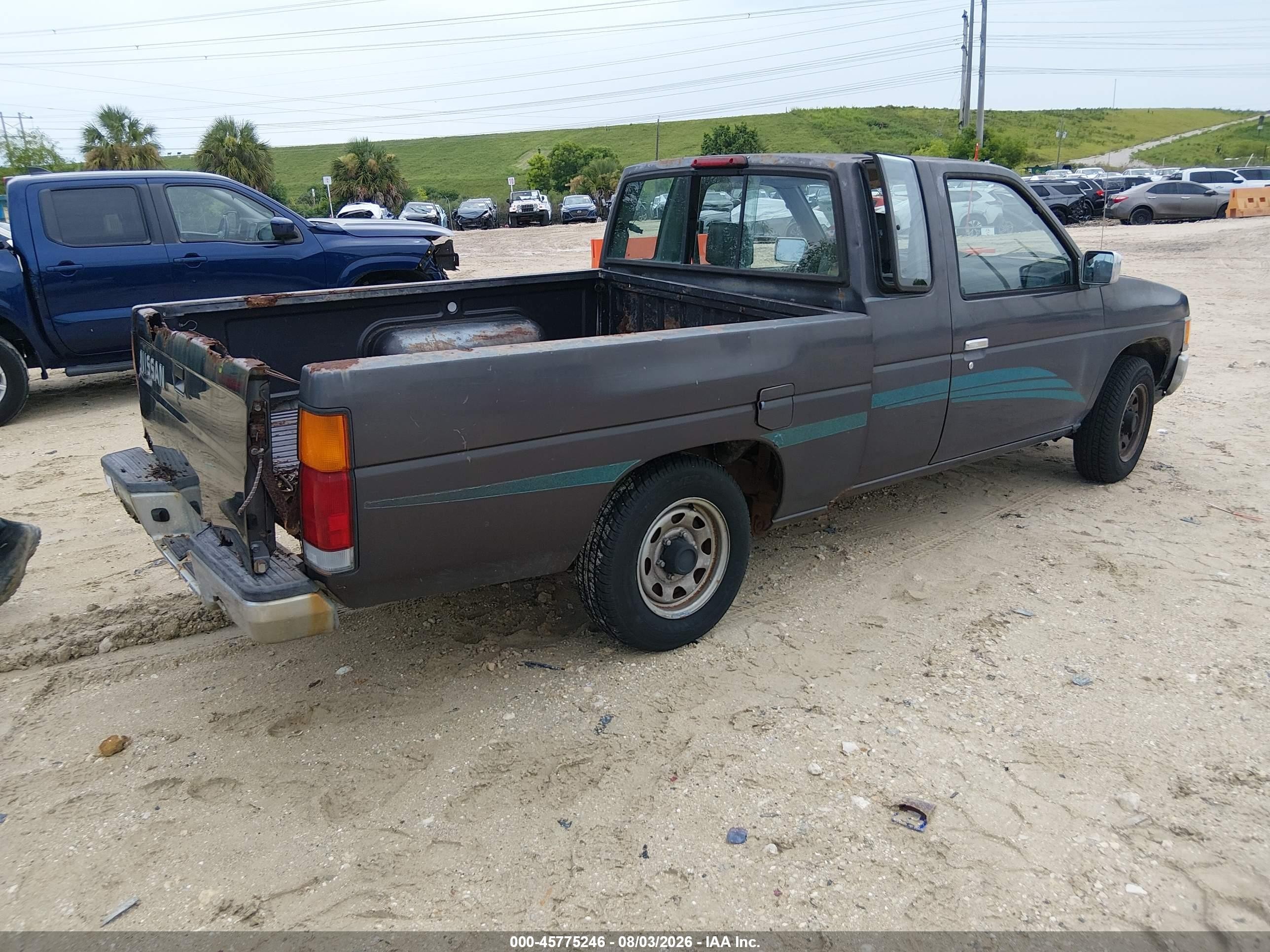 1995 Nissan Truck King Cab Xe Gray vin: 1N6SD16S9SC461045