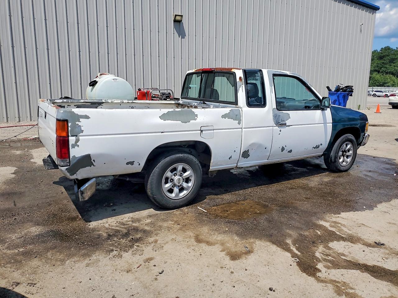 1996 Nissan Truck King Cab Se/king Cab Xe Two Tone vin: 1N6SD16S9TC375171