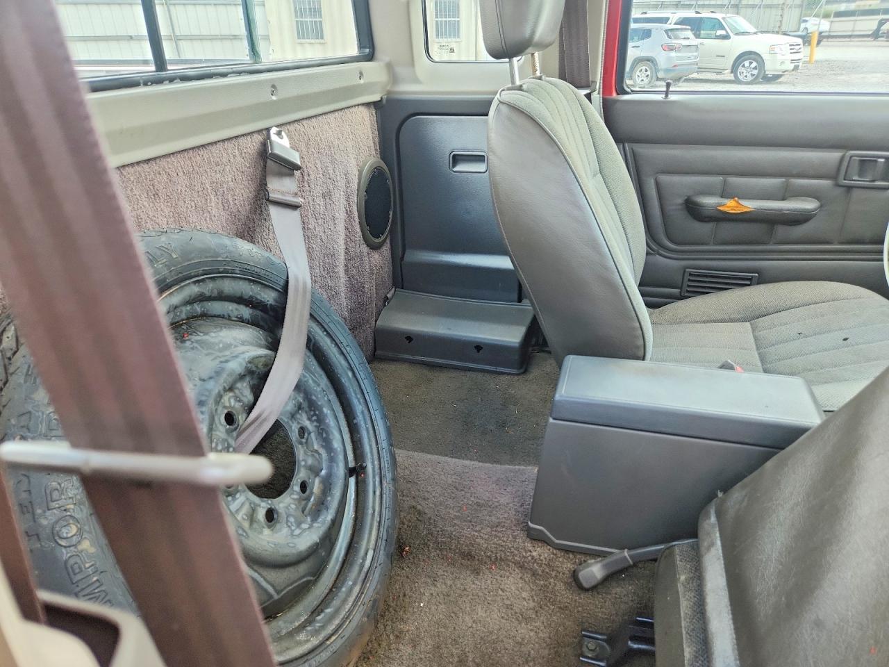 1992 Nissan Truck Base Красный vin: 1N6SD16SXNC357183