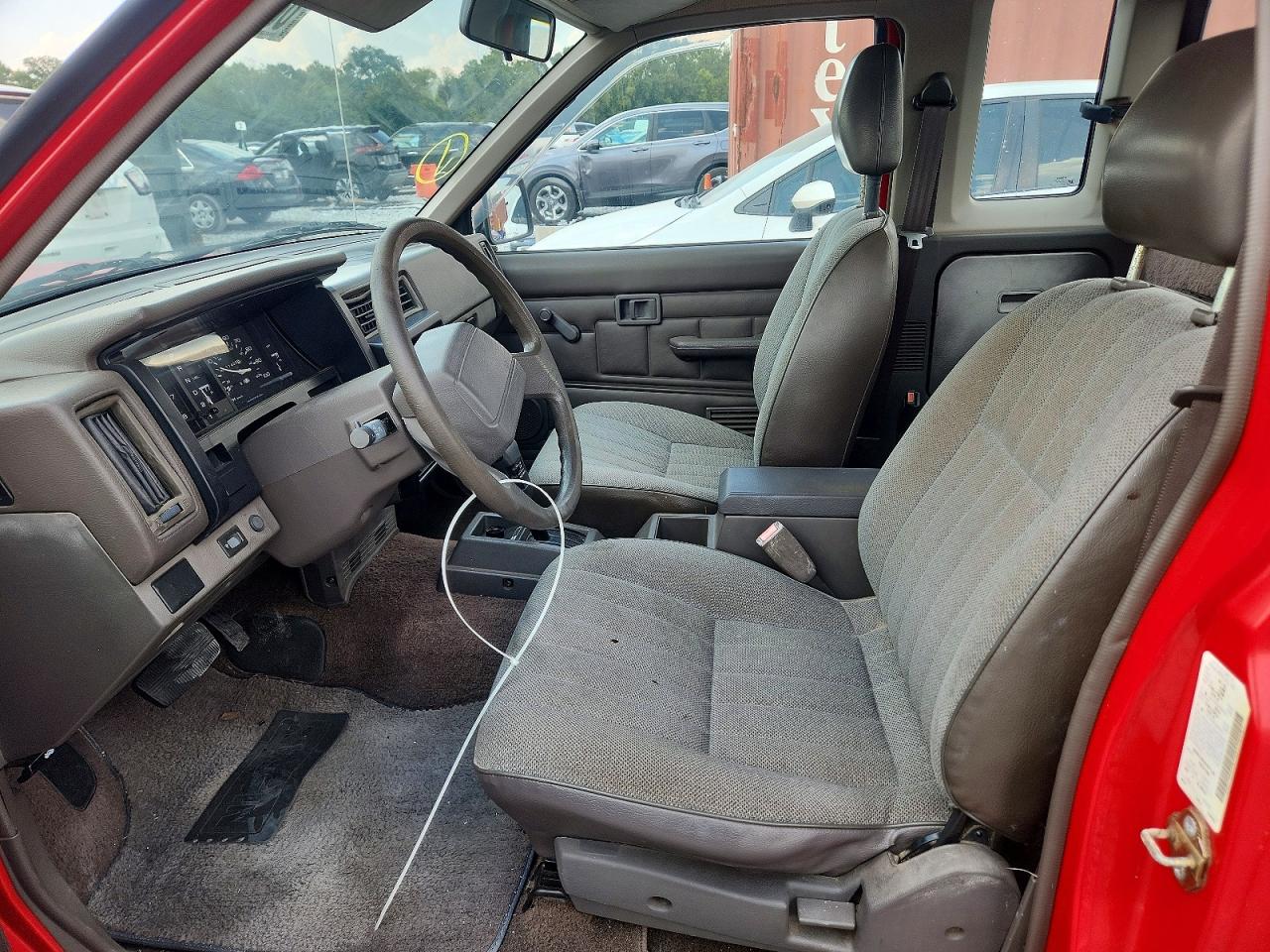 1992 Nissan Truck Base Красный vin: 1N6SD16SXNC357183