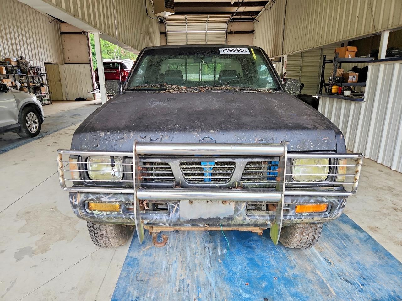 1995 Nissan Truck Xe Black vin: 1N6SD16Y3SC338989